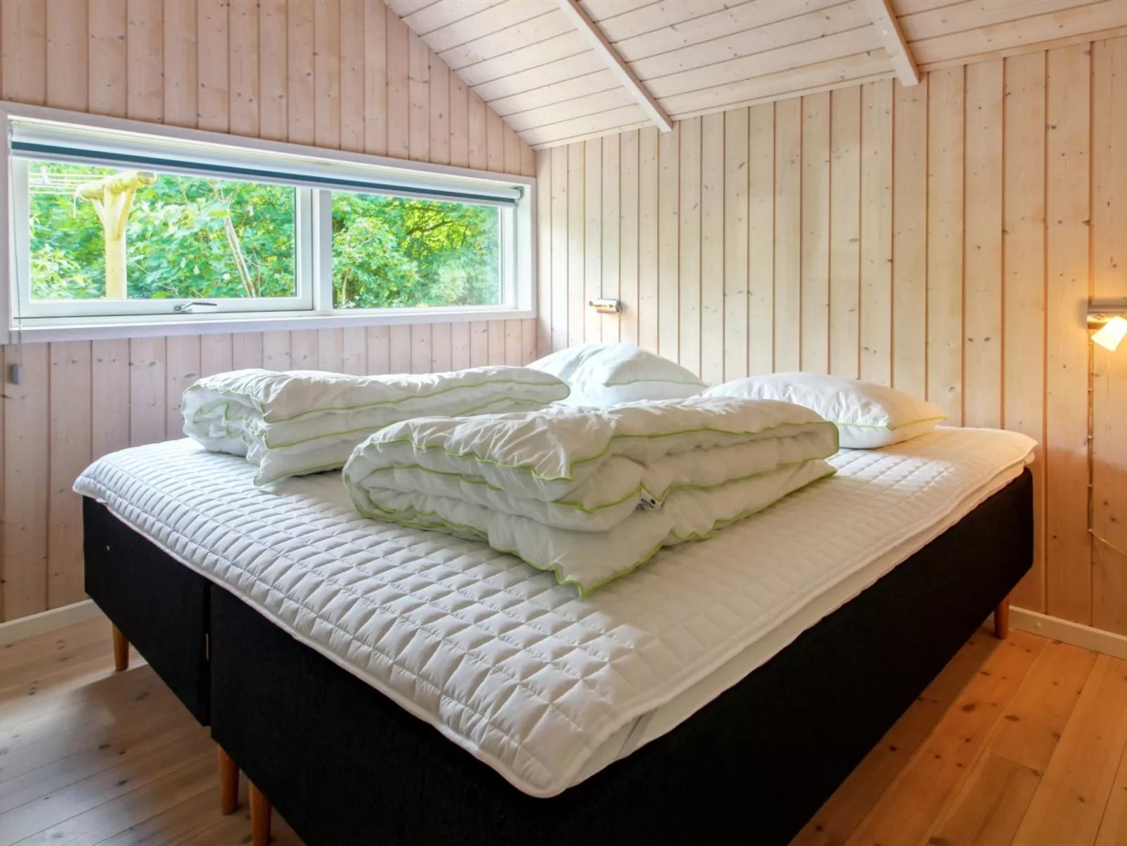 "Sanna" - 30km from the sea-Binnen