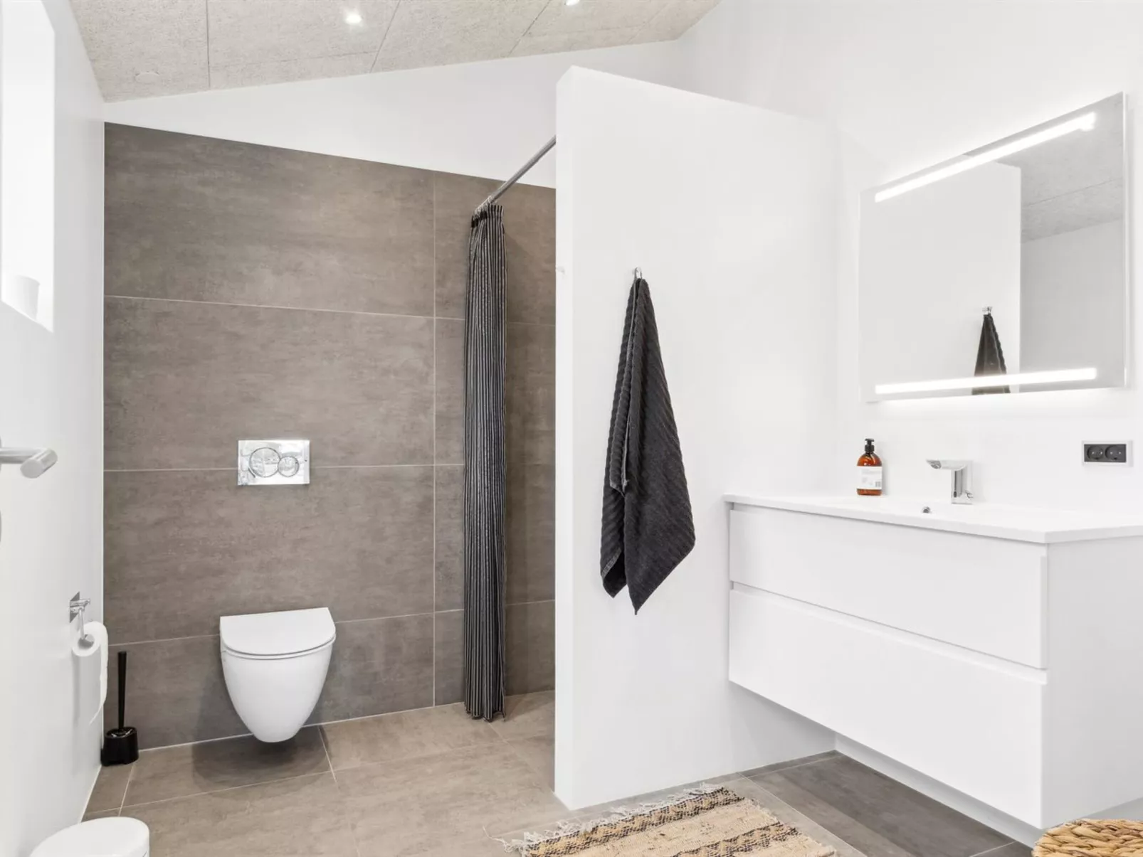 "Fridhild" - 1.5km from the sea-Binnen