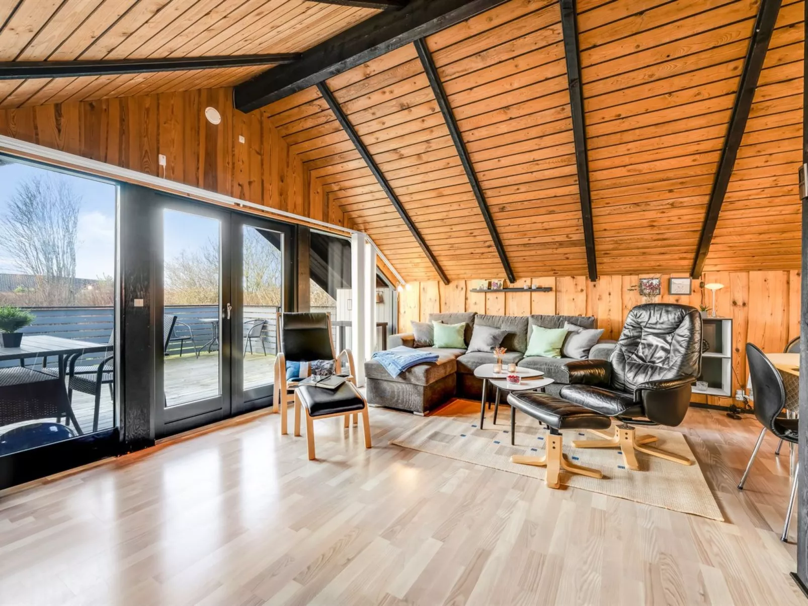 "Tjana" - 6km from the sea-Binnen