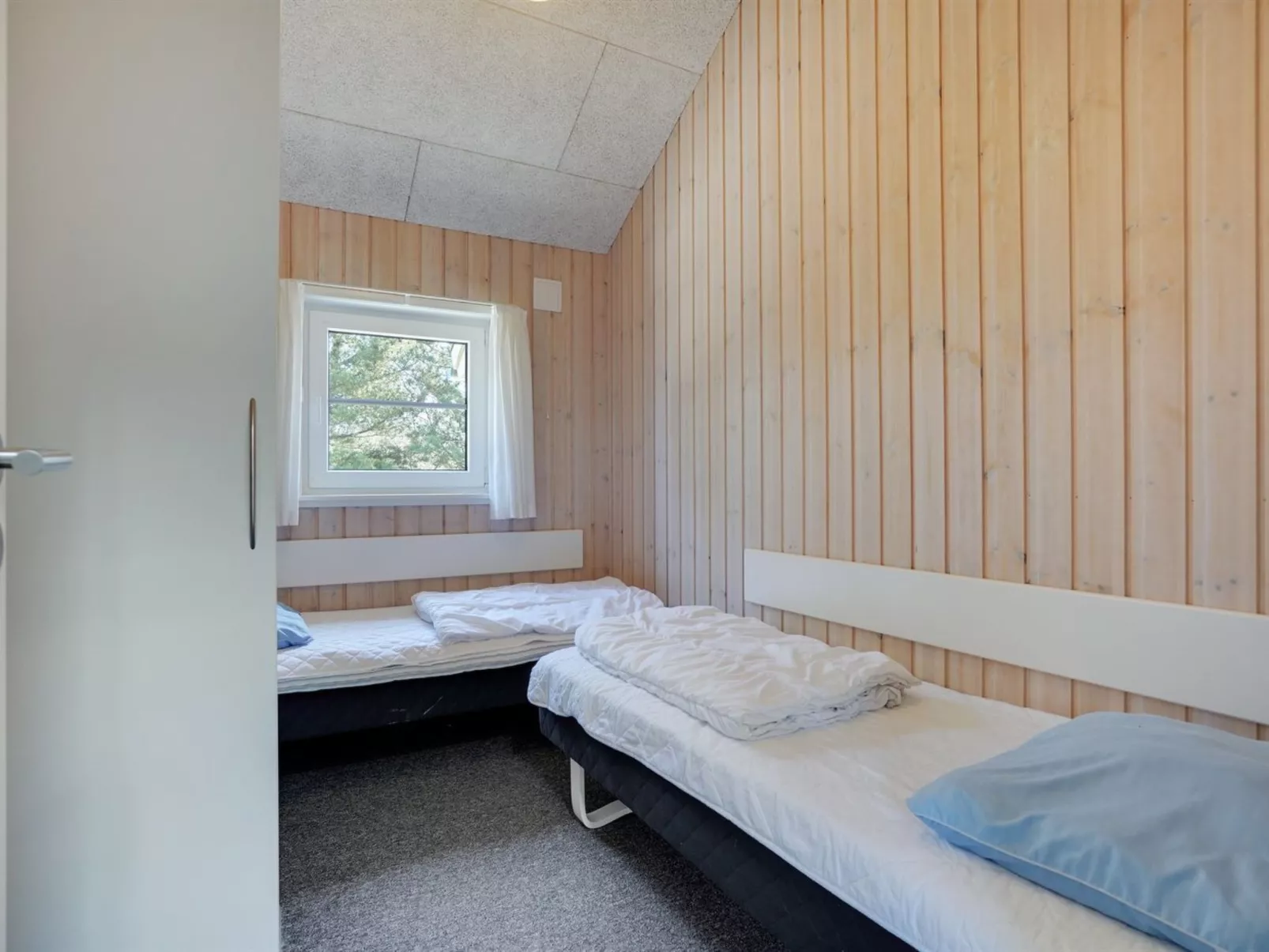 "Lova" - 600m from the sea-Binnen