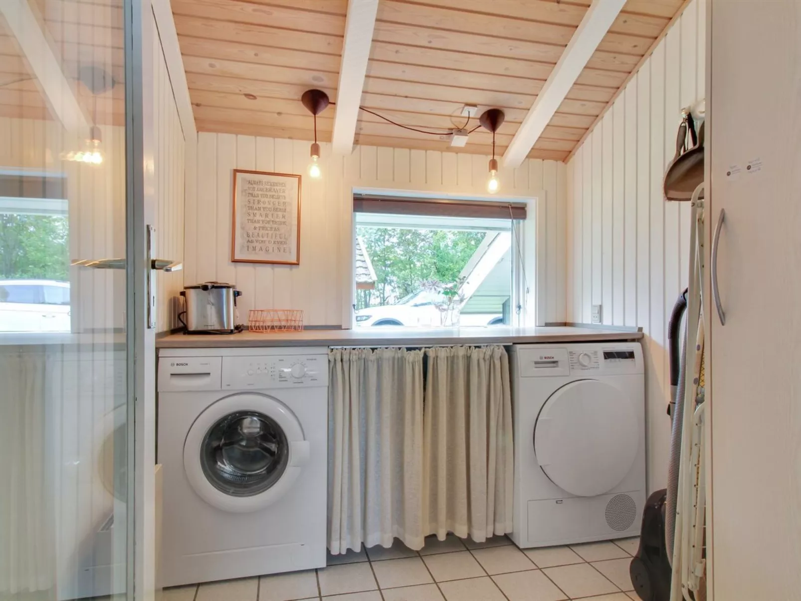 "Annaline" - 10km from the sea-Binnen