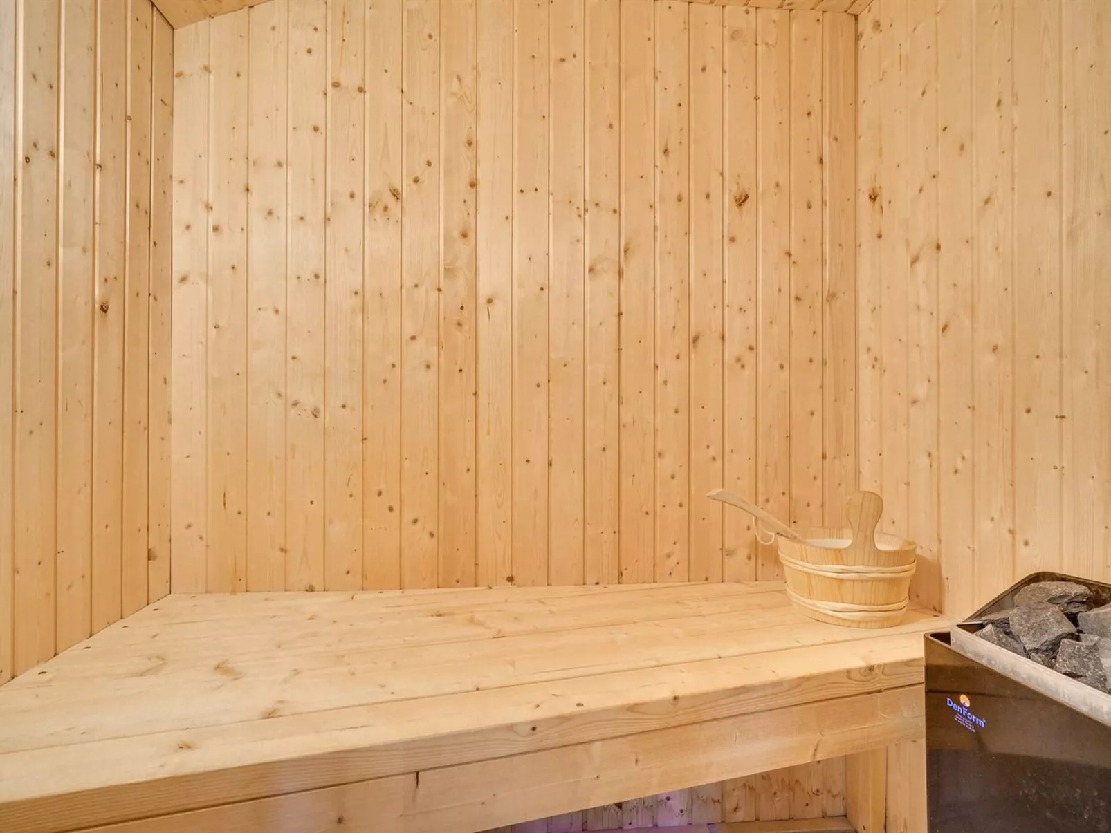 "Aviaja" - 12km from the sea-Binnen