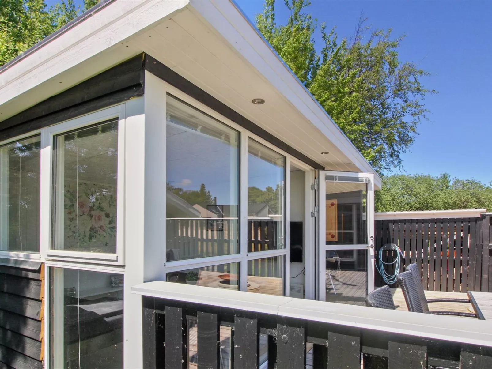 "Emilia" - 1.8km from the sea-Binnen