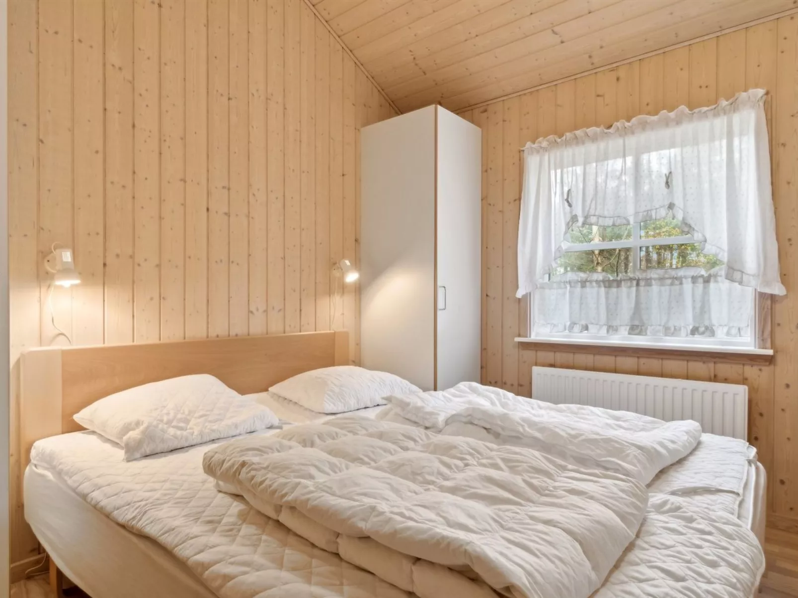 "Ava" - 850m from the sea-Binnen