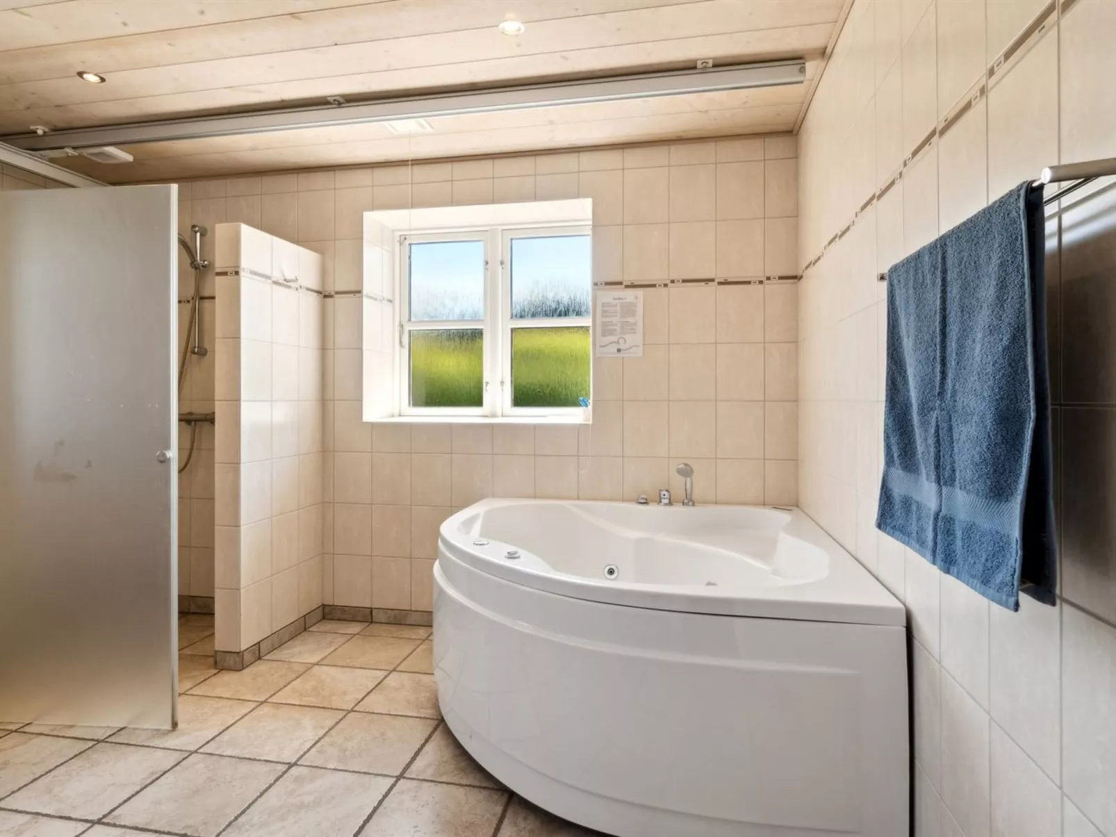 "Hjalmar" - 400m from the sea-Binnen