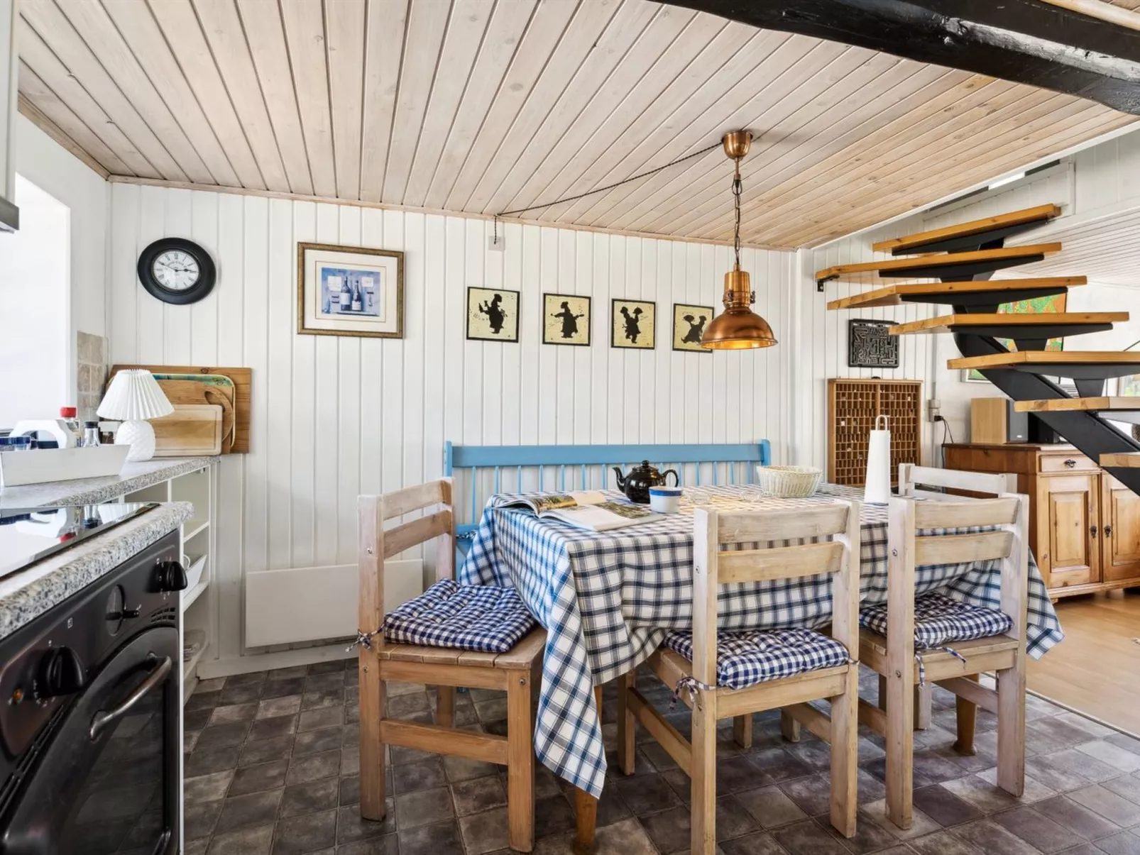 "Gerwendil" - 17km from the sea-Binnen