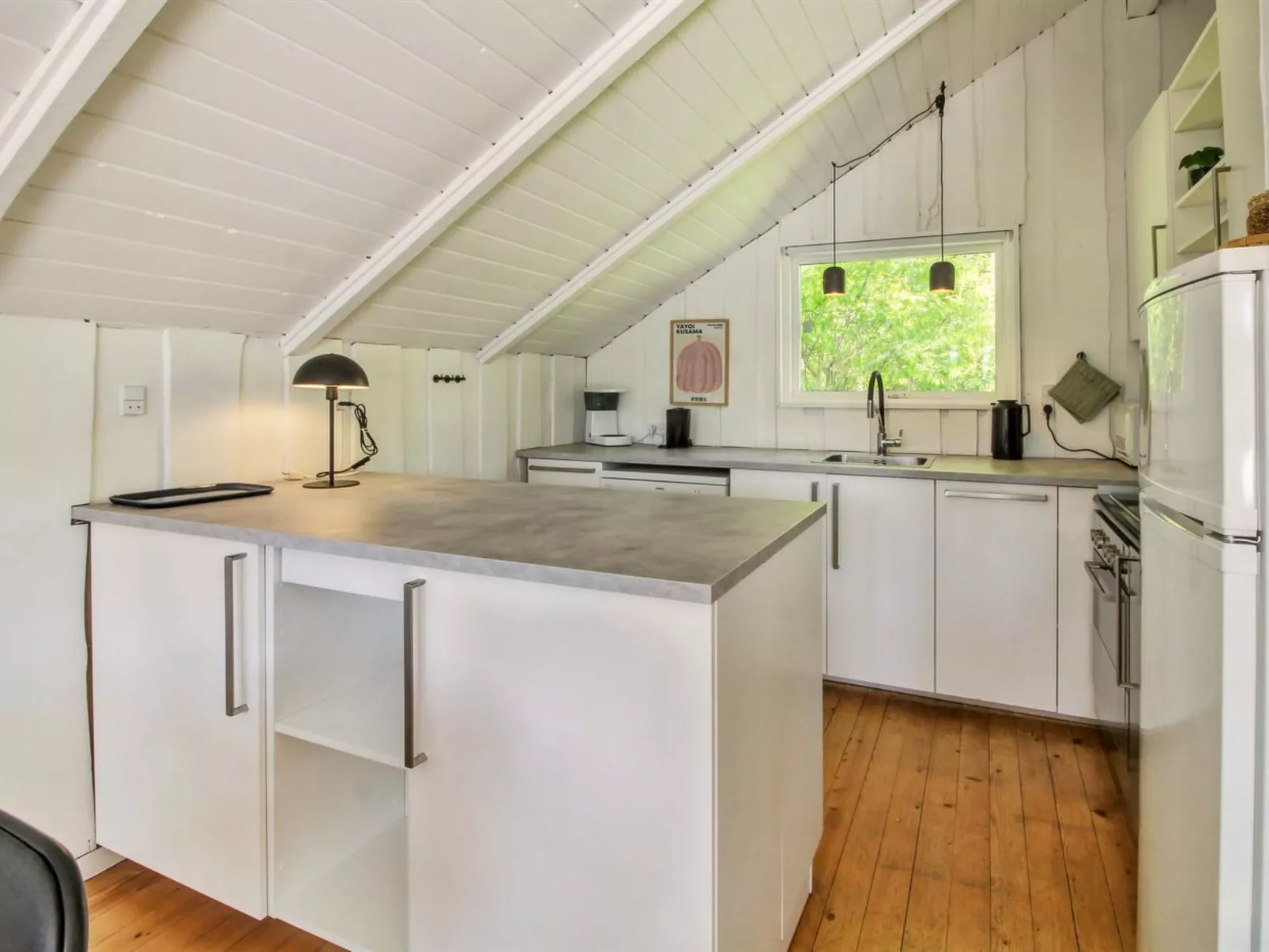 "Jaakob" - 30km from the sea-Binnen