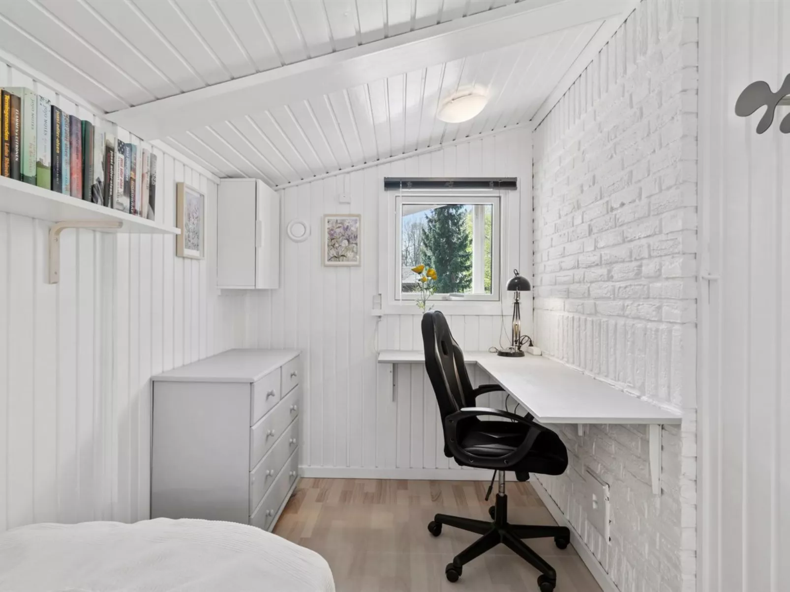 "Gjertrud" - 1km from the sea-Binnen