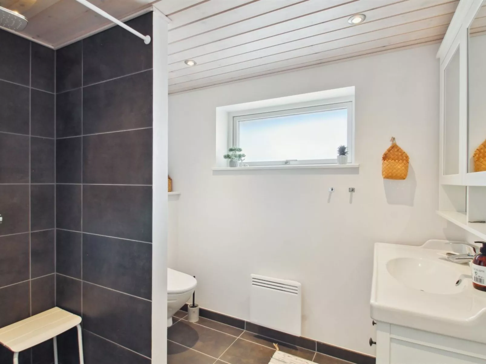 "Golubinka" - 2.5km from the sea-Binnen