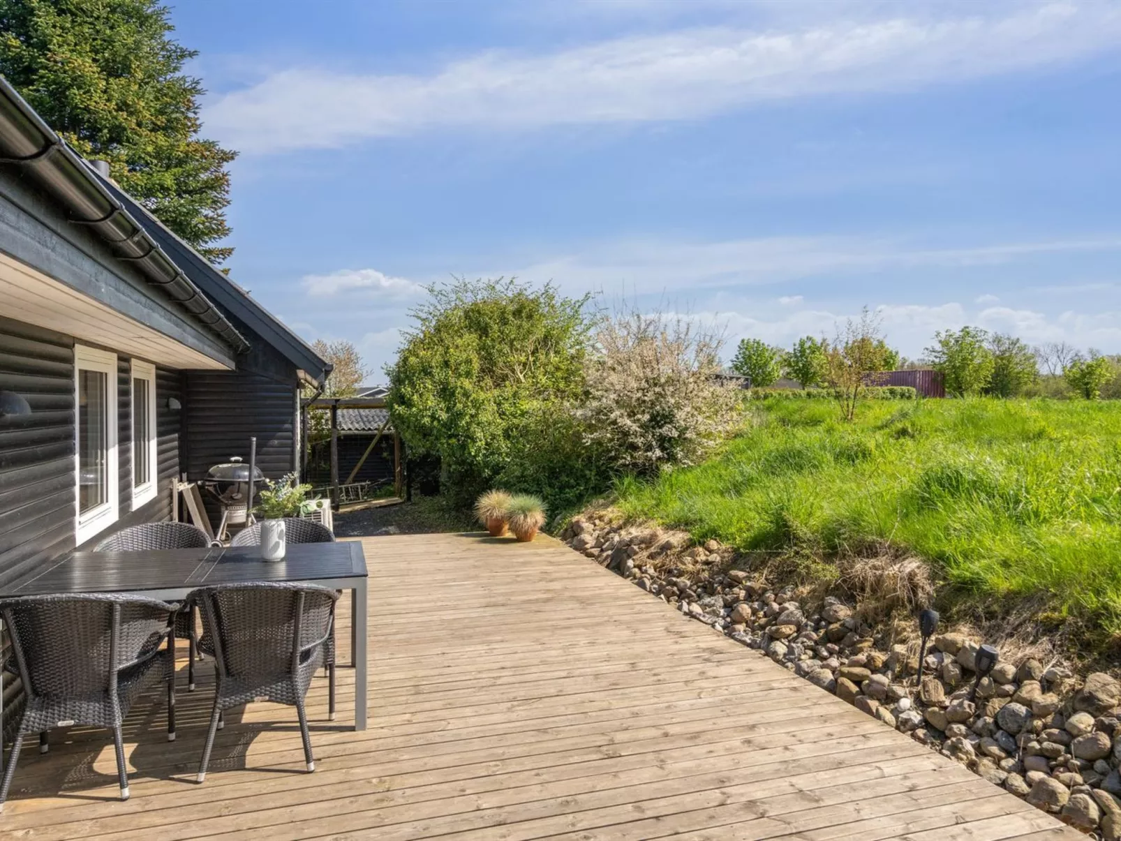 "Sölvy" - 300m from the sea-Buiten