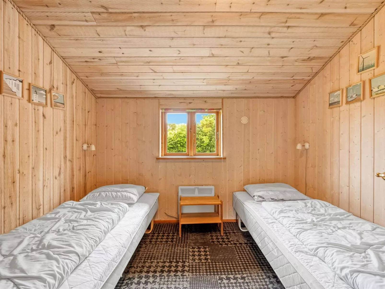 "Åsa" - 500m to the fjord-Binnen