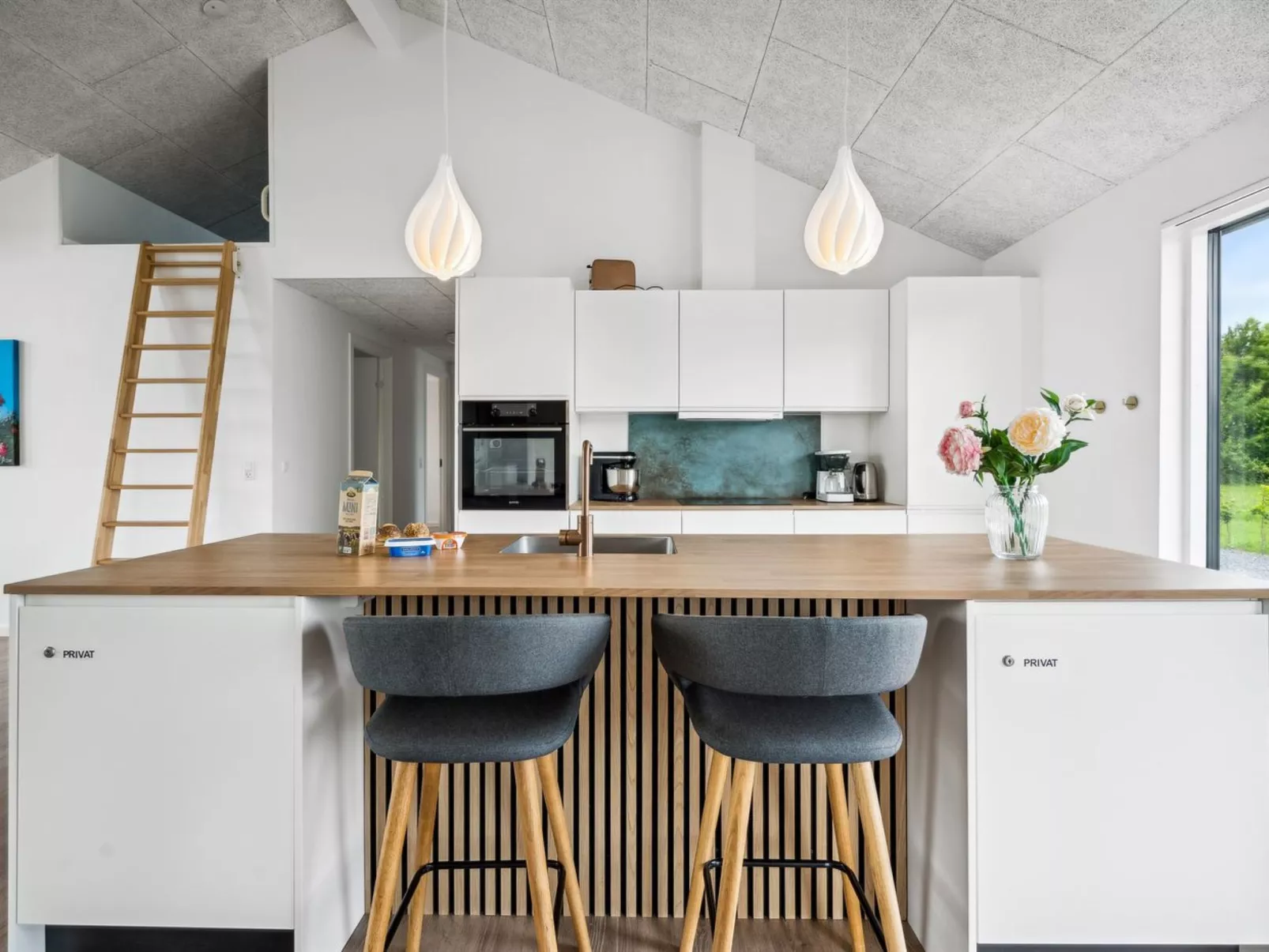 "Danika" - 650m from the sea-Binnen