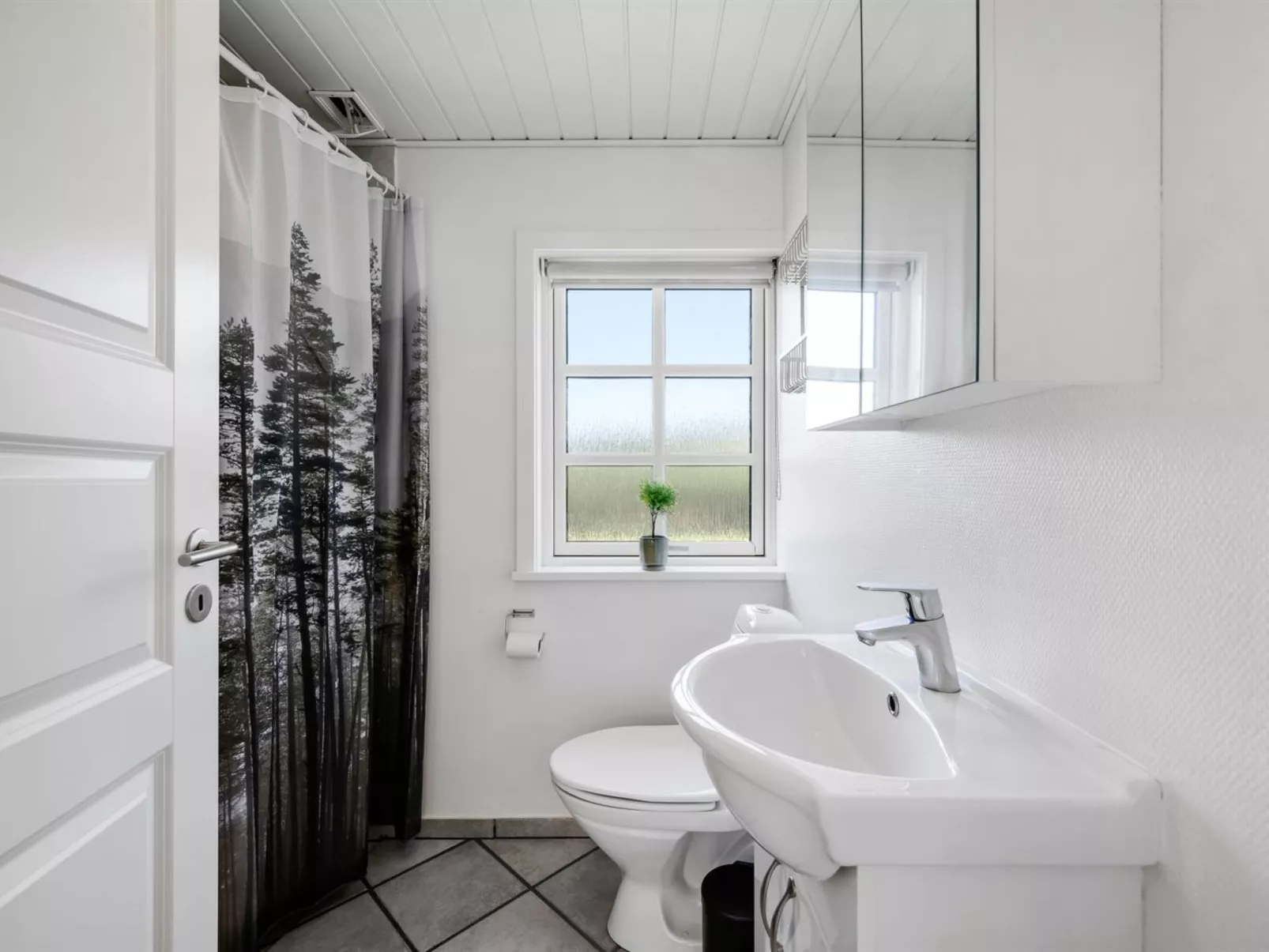 "Holga" - 400m from the sea-Binnen