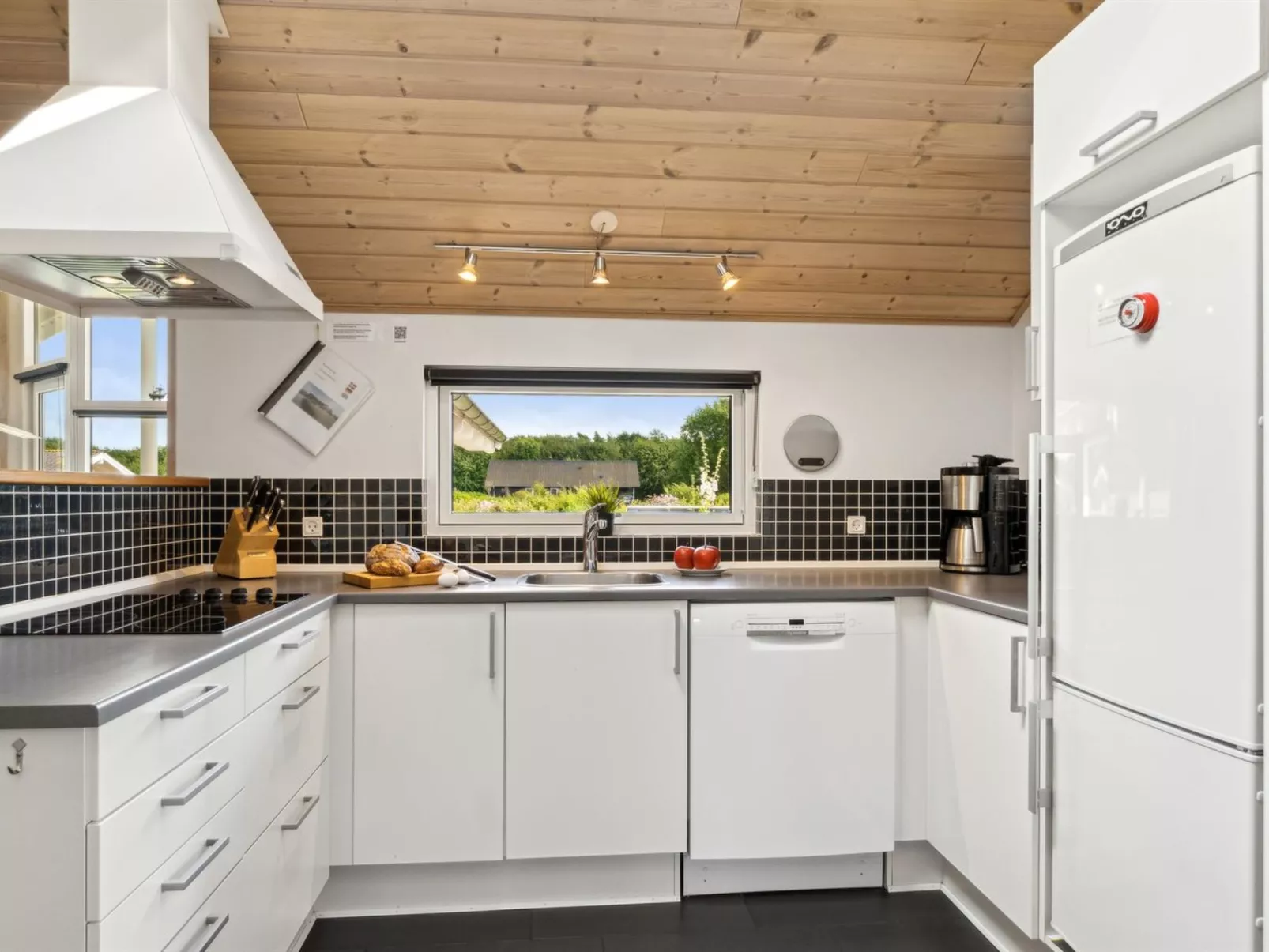 "Edzard" - 800m from the sea-Binnen