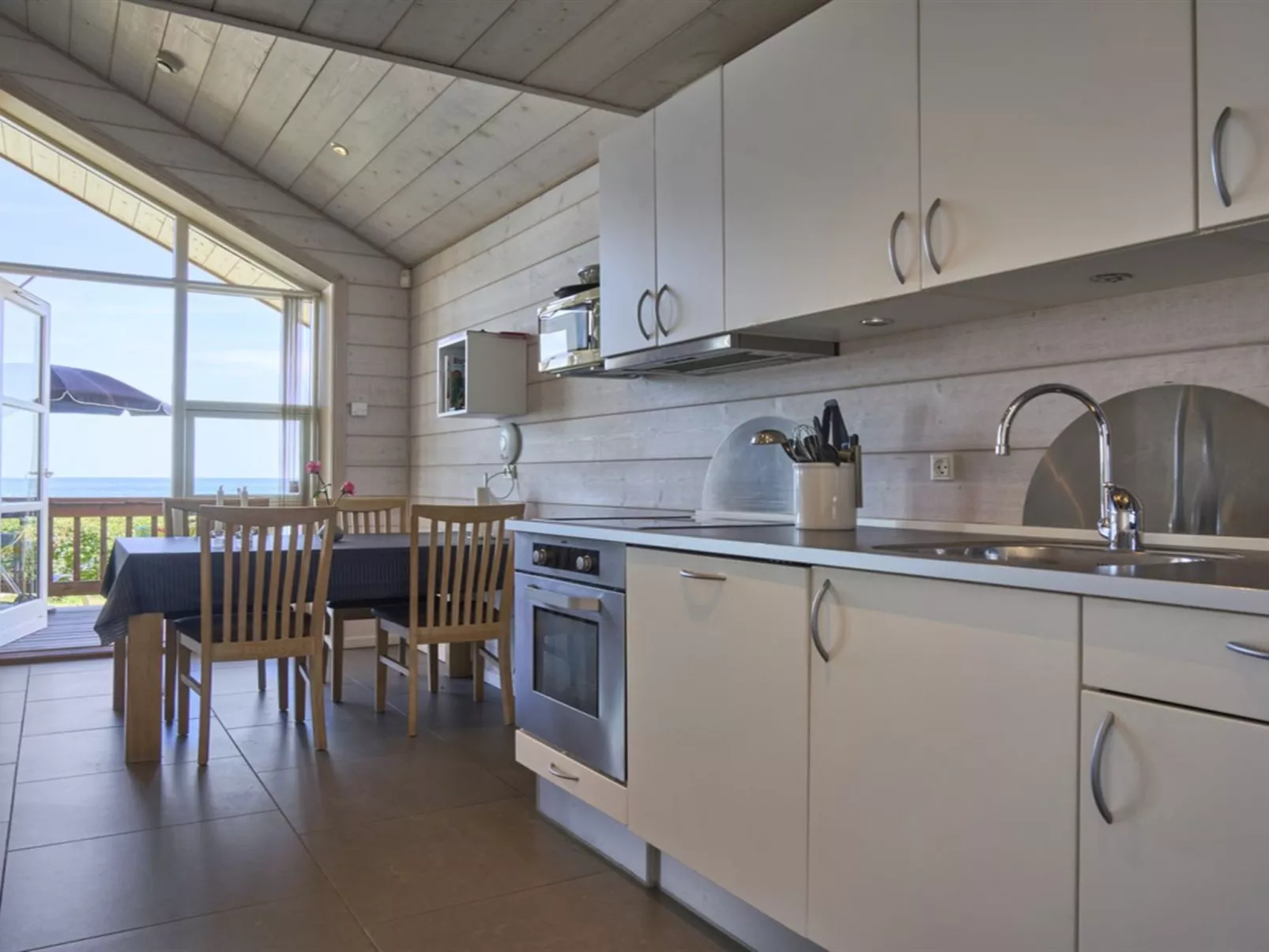 "Olina" - 10m from the sea-Binnen