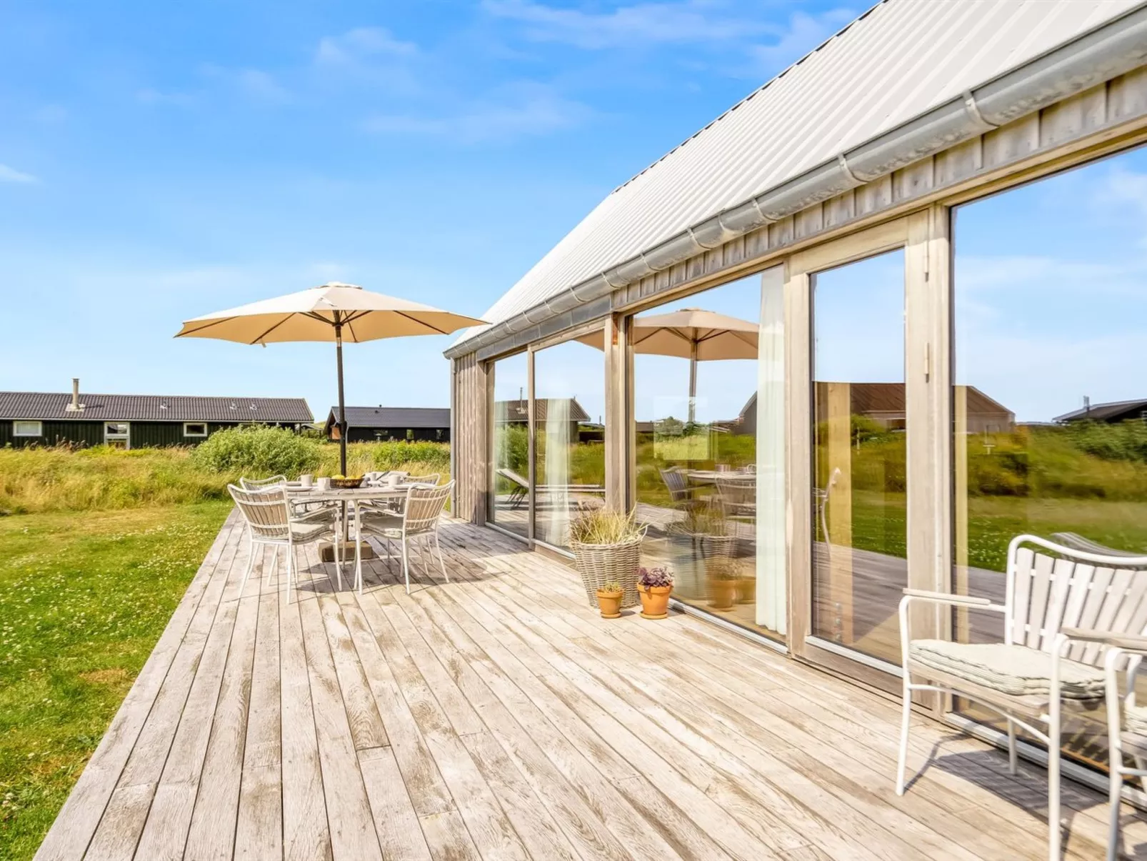 "Onni" - 250m from the sea-Buiten