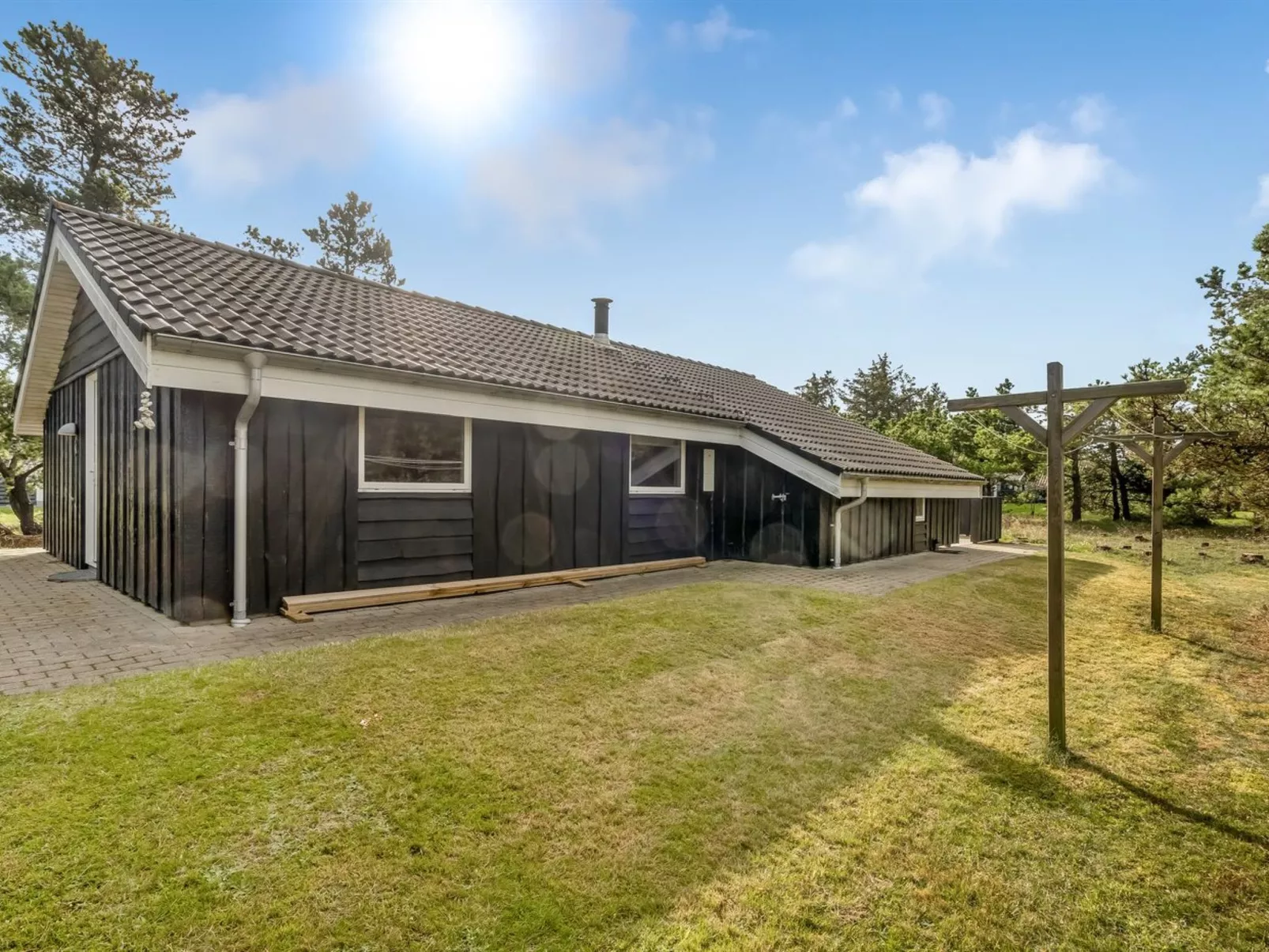 "Skrollan" - 200m to the fjord-Buiten