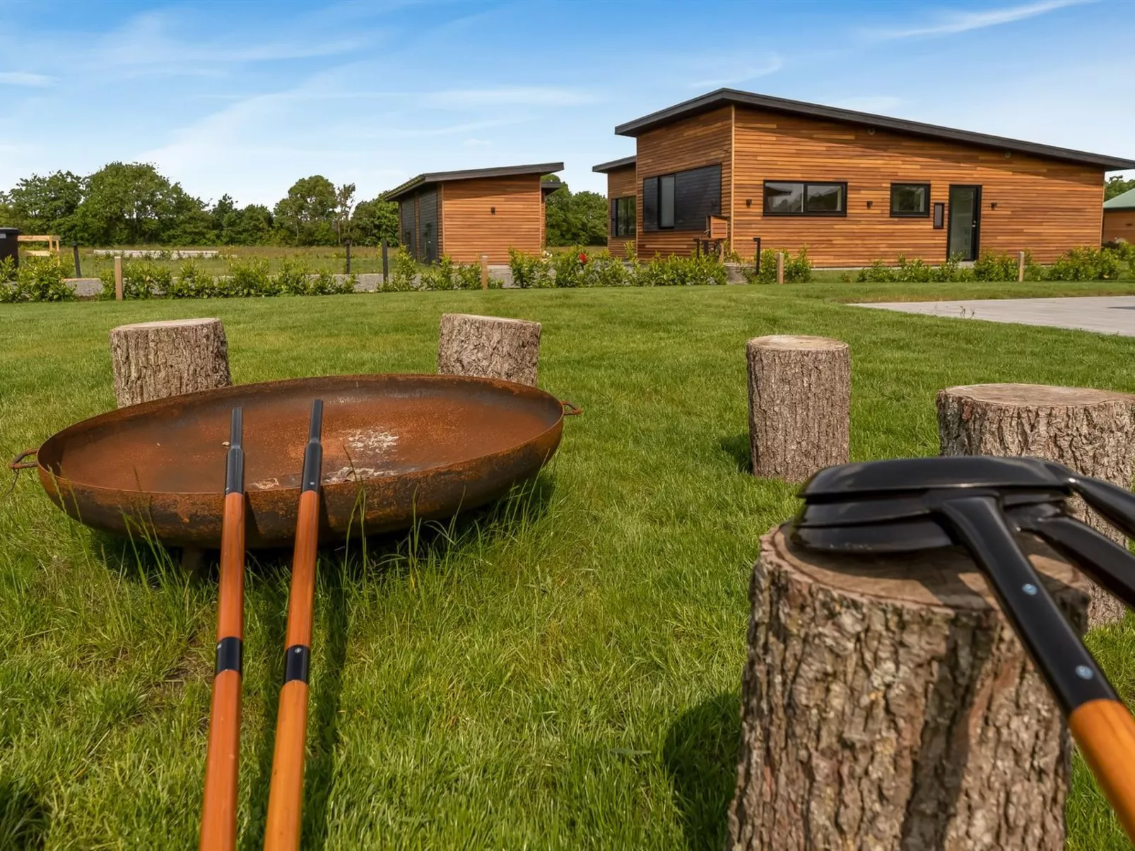 "Elevus" -  from the sea-Buiten