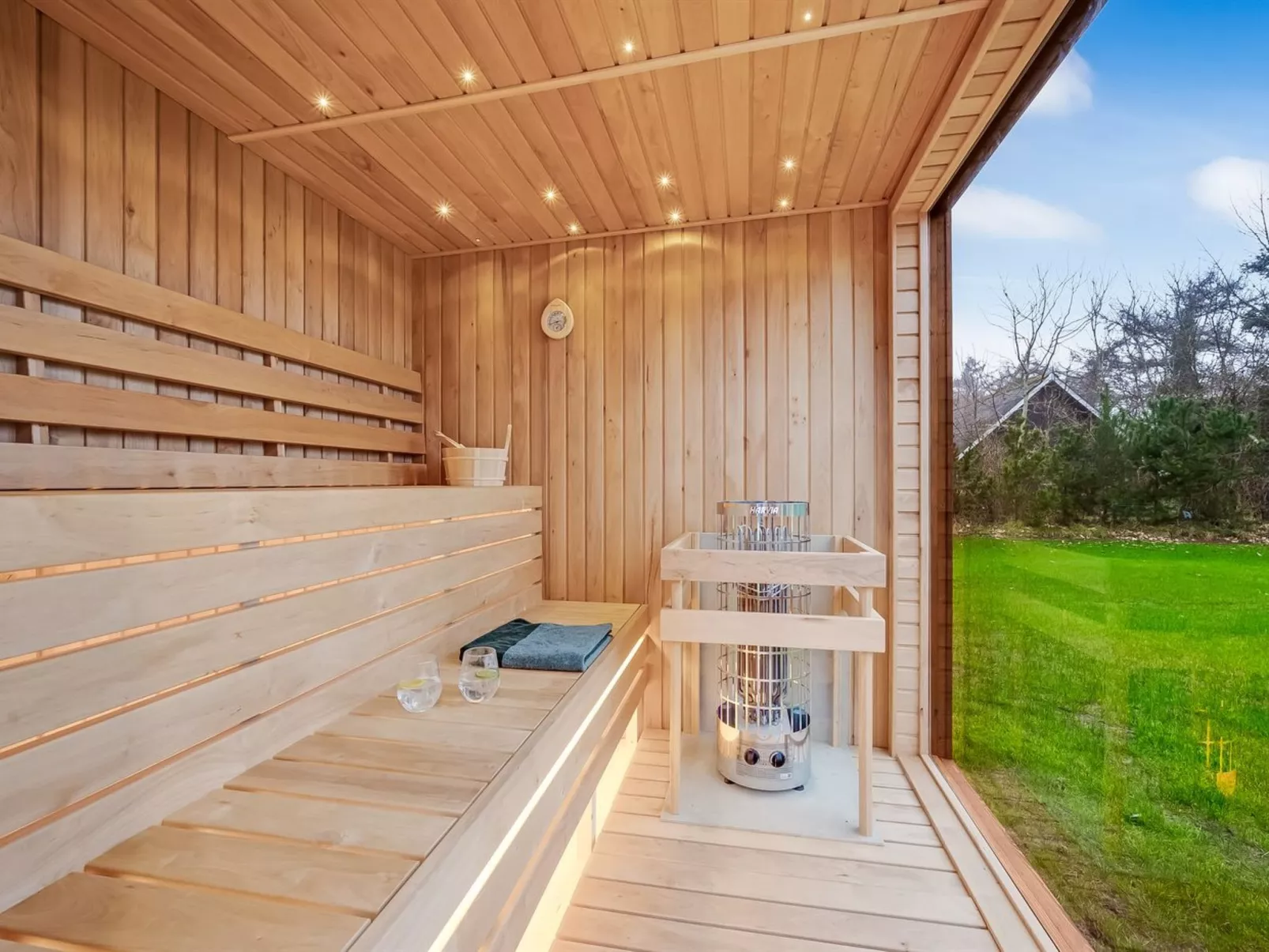 "Grimar" - 400m to the fjord-Buiten