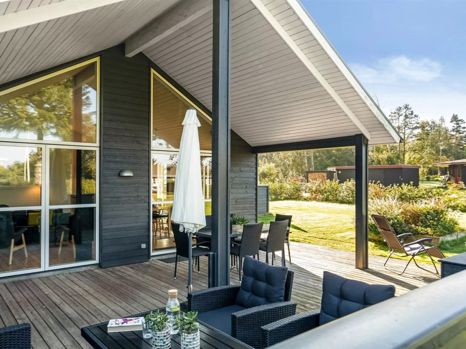 "Carlina" - 700m to the fjord-Buiten