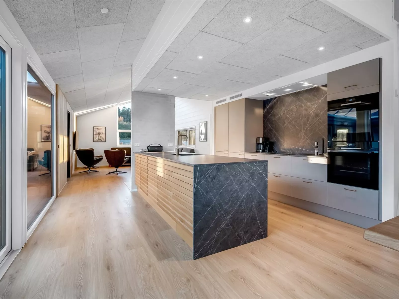 "Hana" - 800m from the sea-Binnen