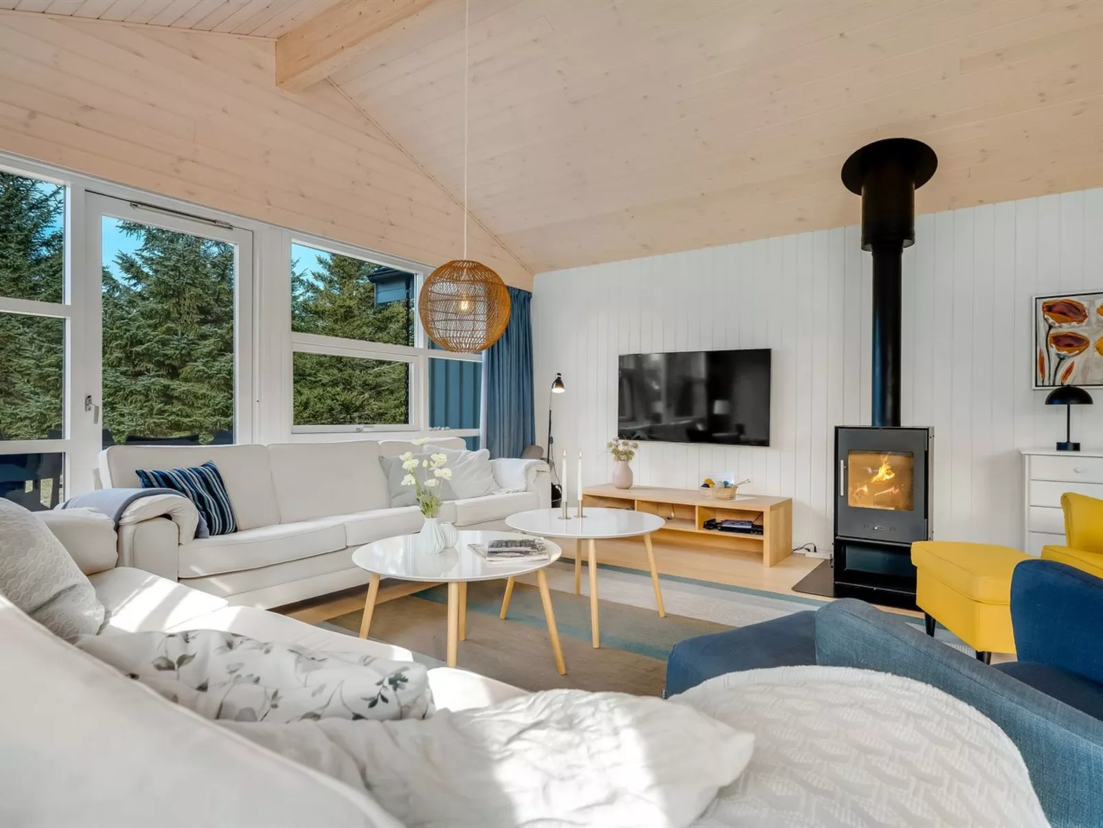 "Toska" - 3km from the sea-Binnen