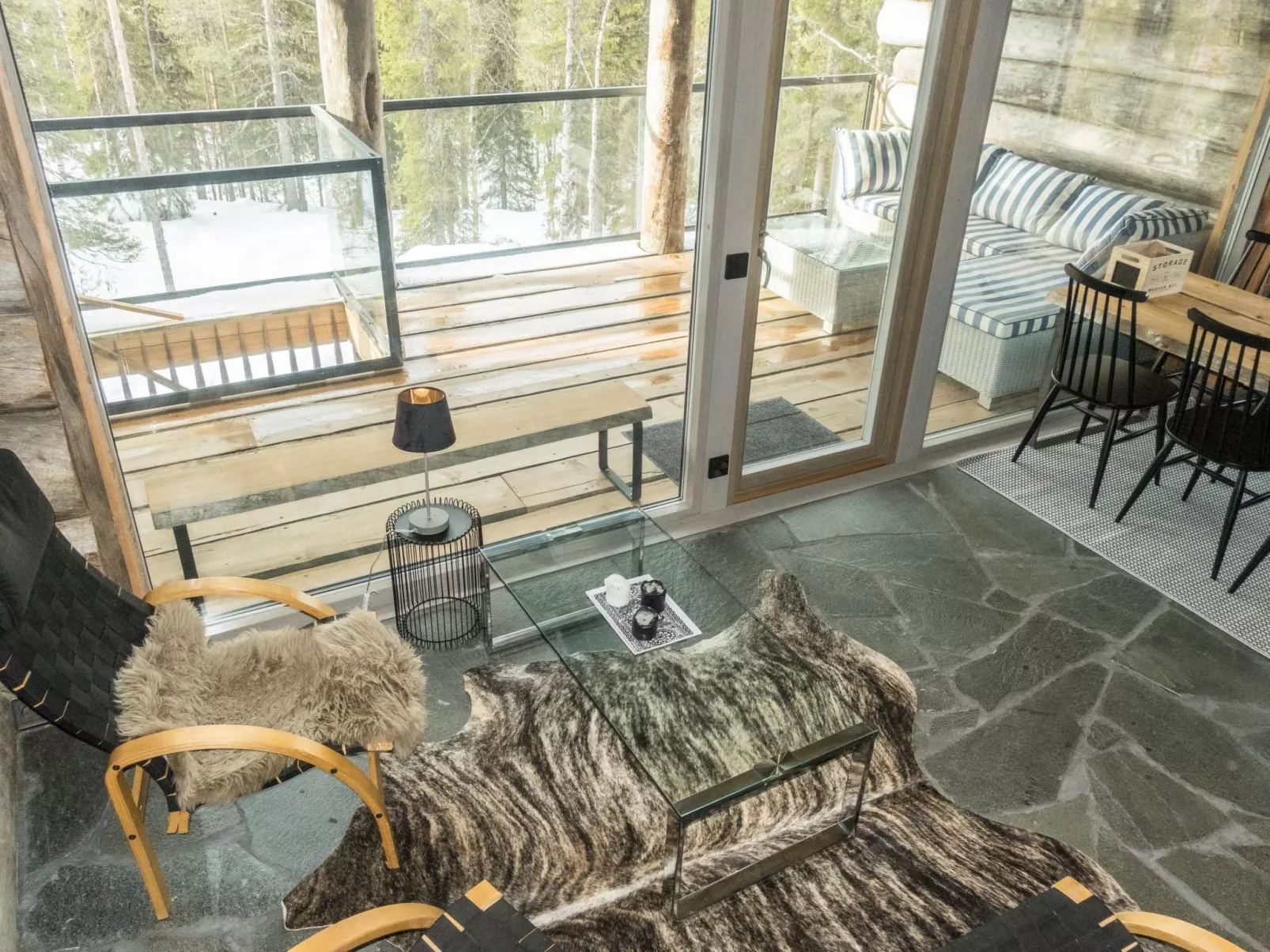 Villa toprakka b-Binnen