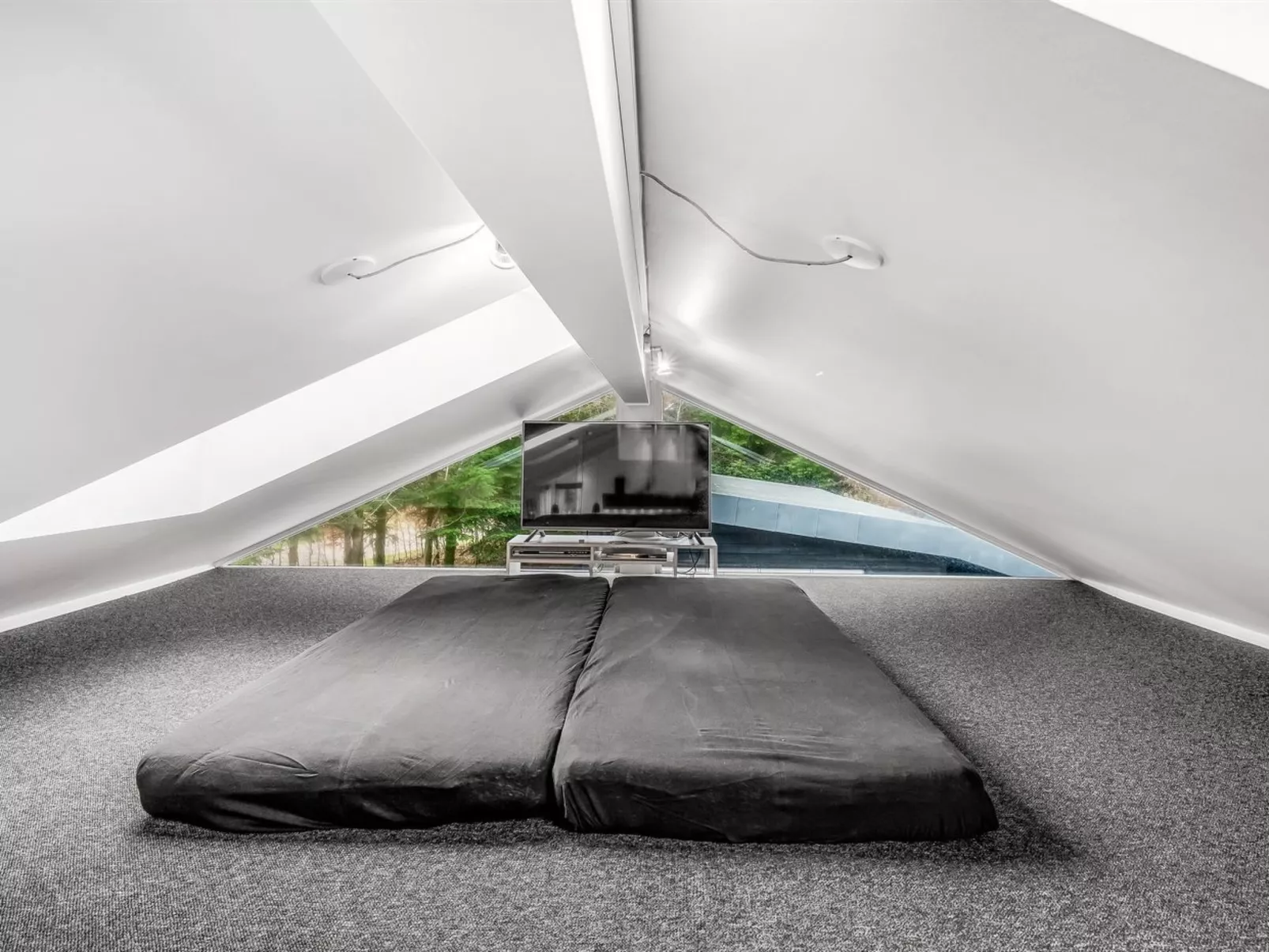 "Carlie" - 250m to the fjord-Binnen