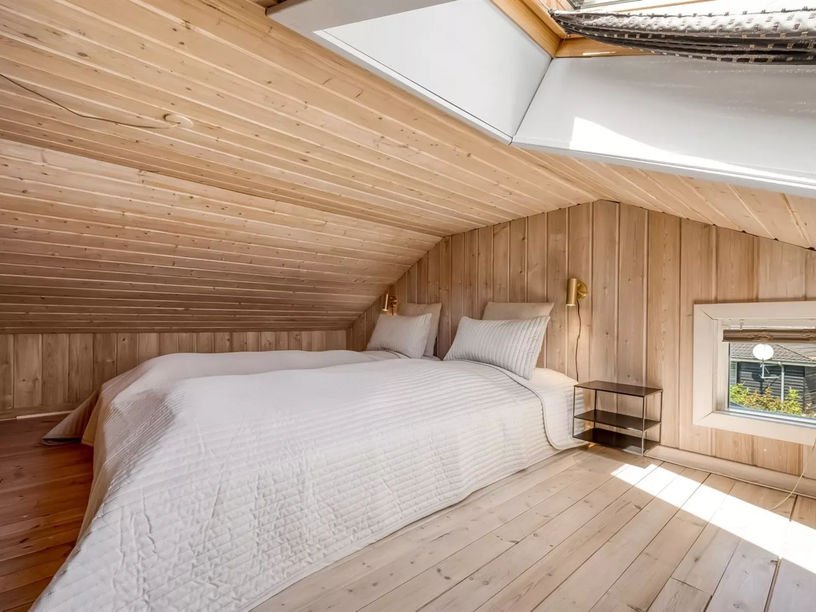 "Gunwald" - 1km to the fjord-Binnen