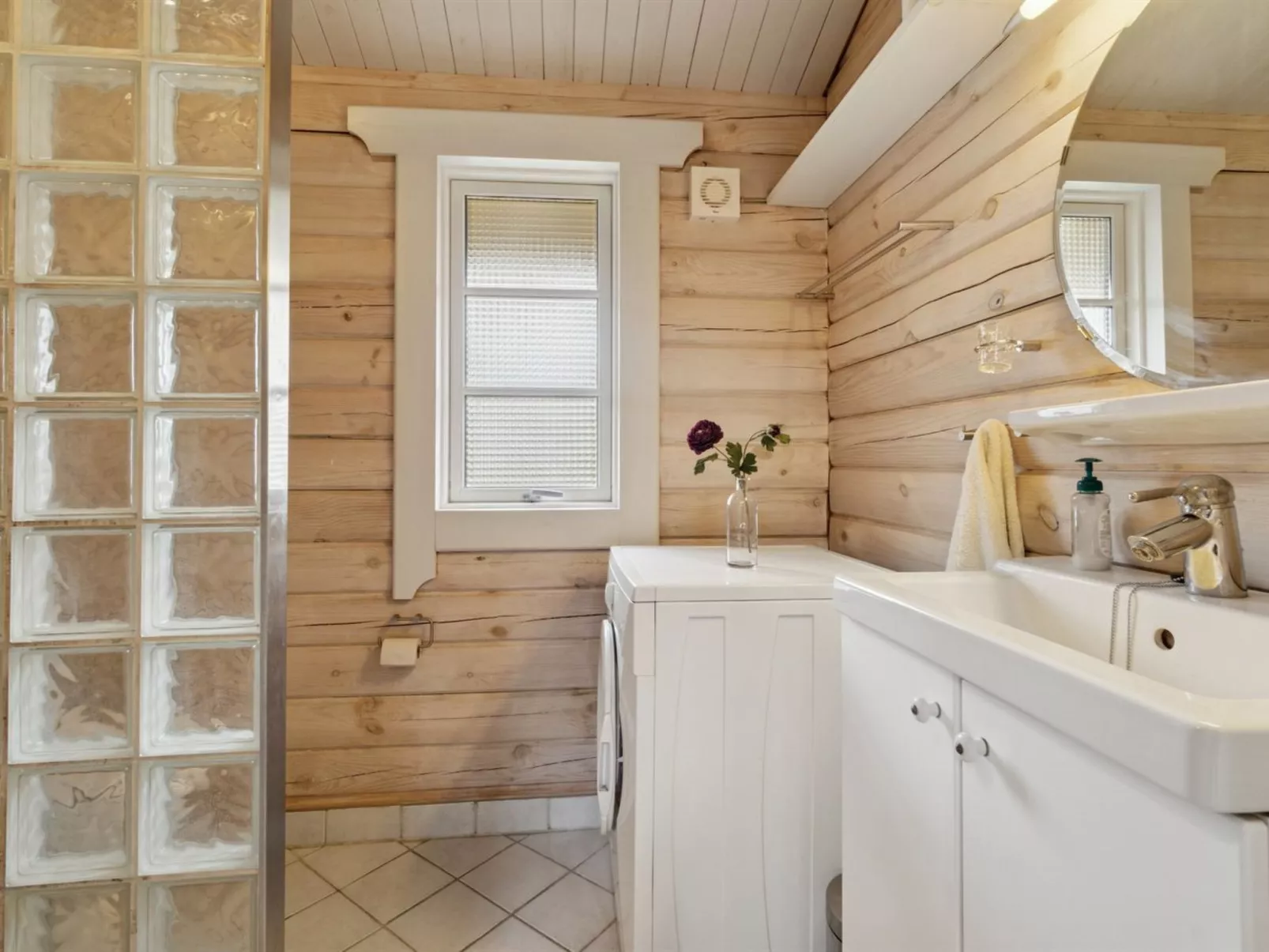 "Brynjolf" - 1km from the sea-Binnen