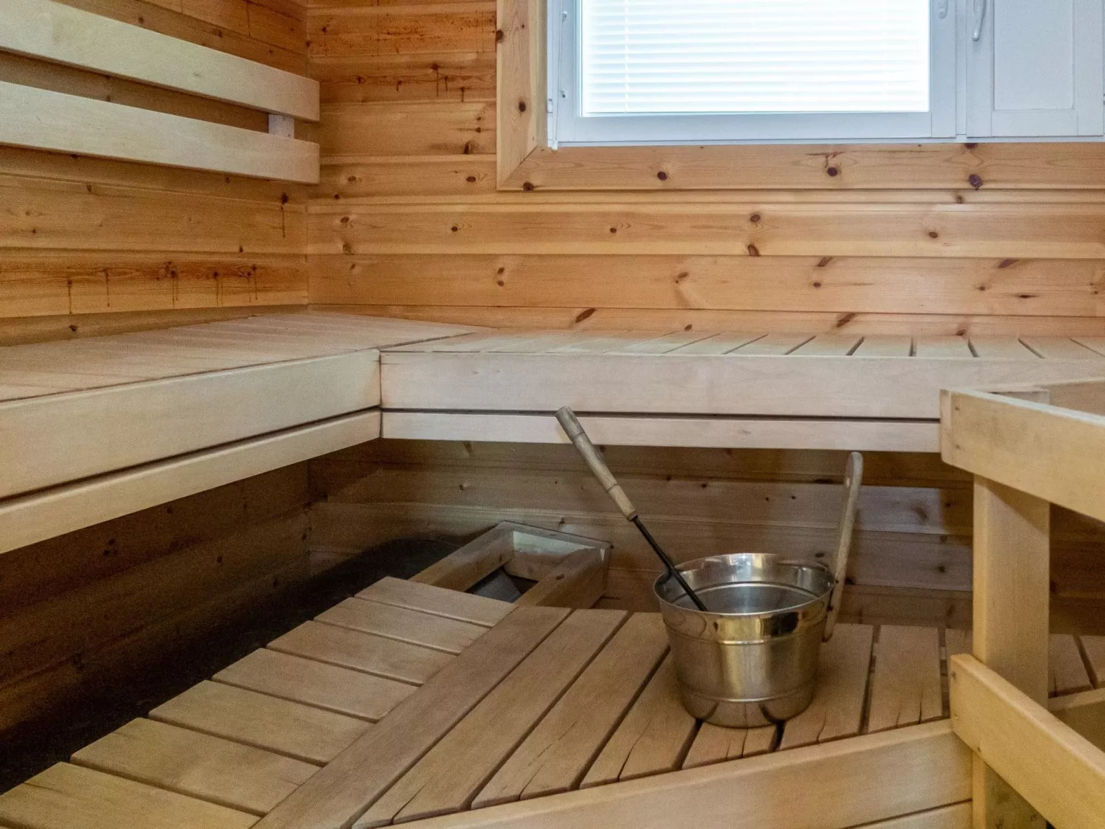 Ruka snow and sun 2-Binnen