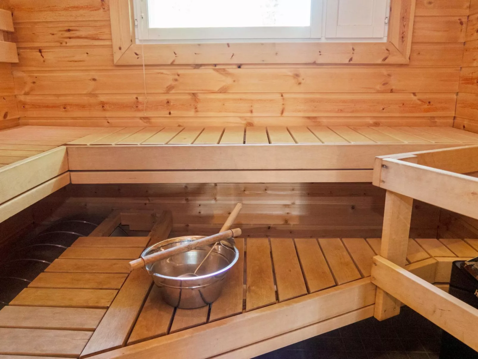 Ruka snow and sun 4-Binnen