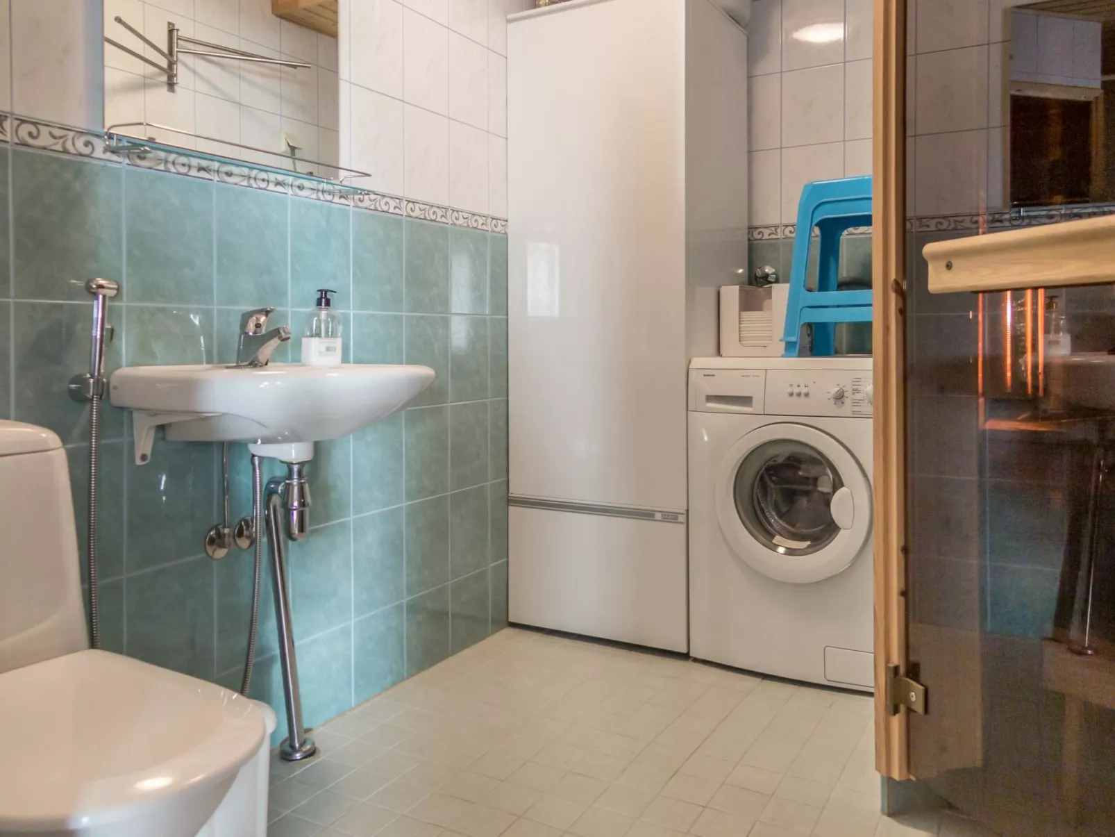 Peiponpesä b-Binnen