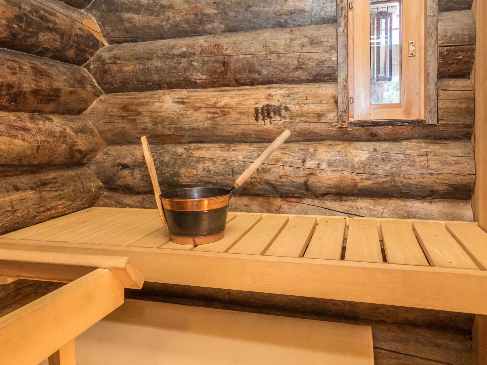 Otsolanhovi b 8-Binnen