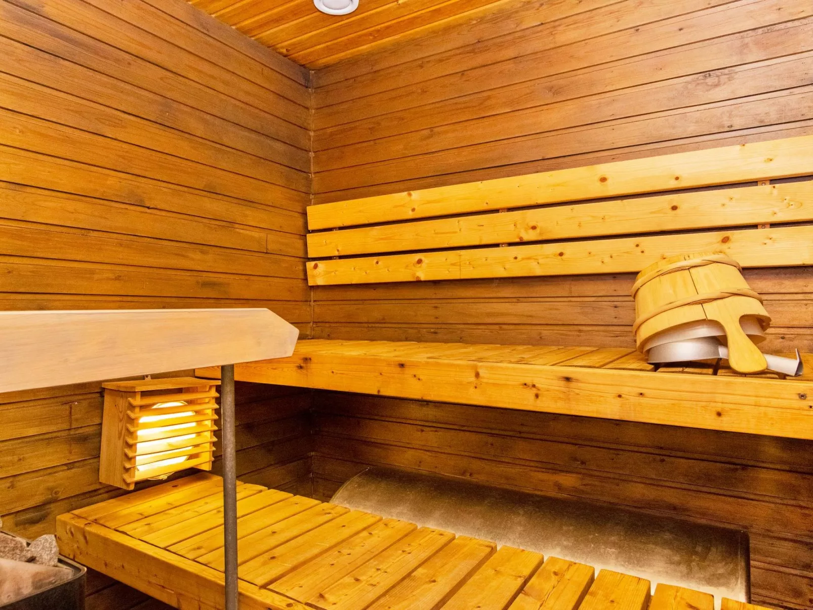 Hallantytär a1 paritalo-Binnen