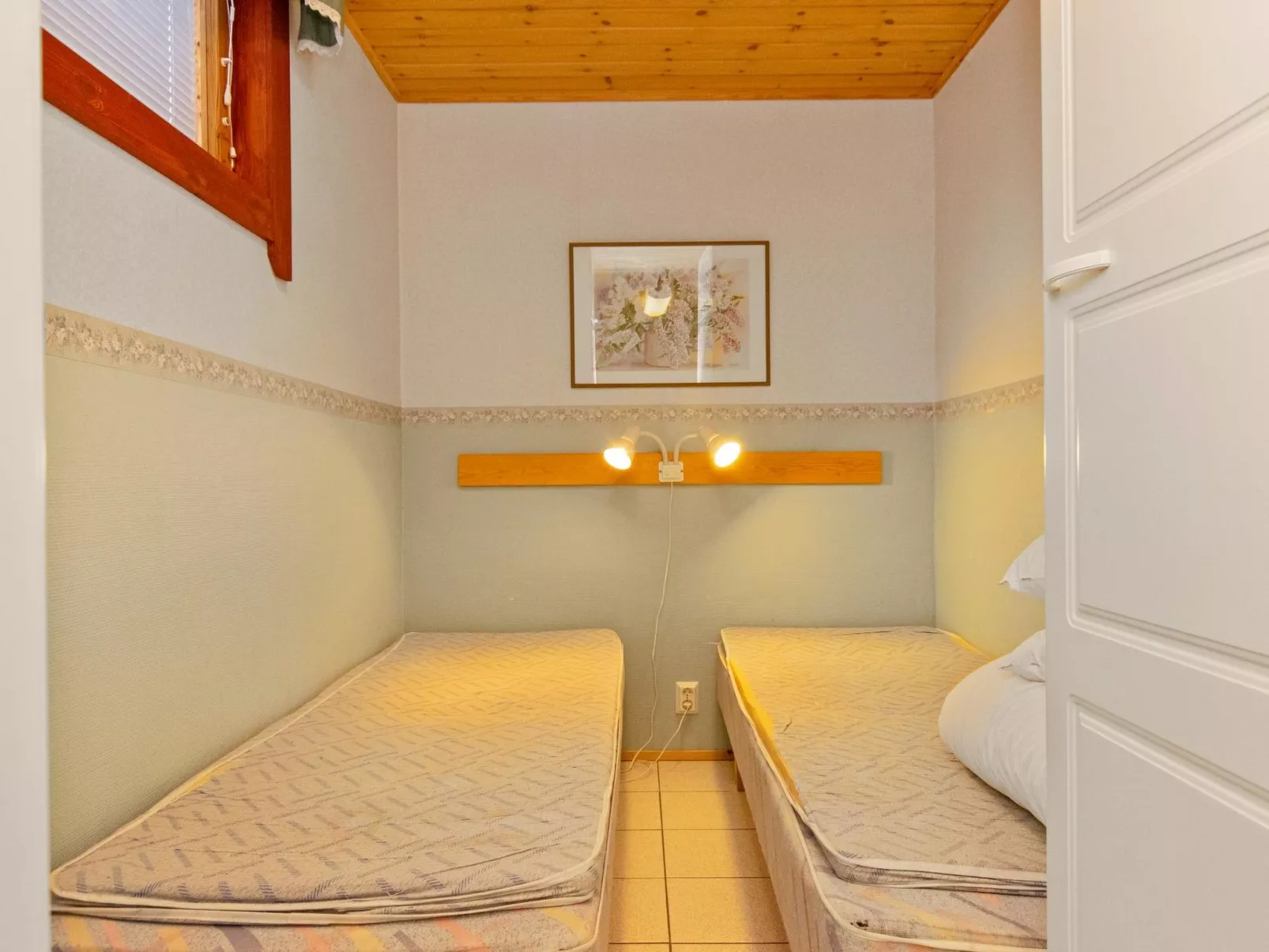 Kulma-alpit b paritalon alak-Binnen