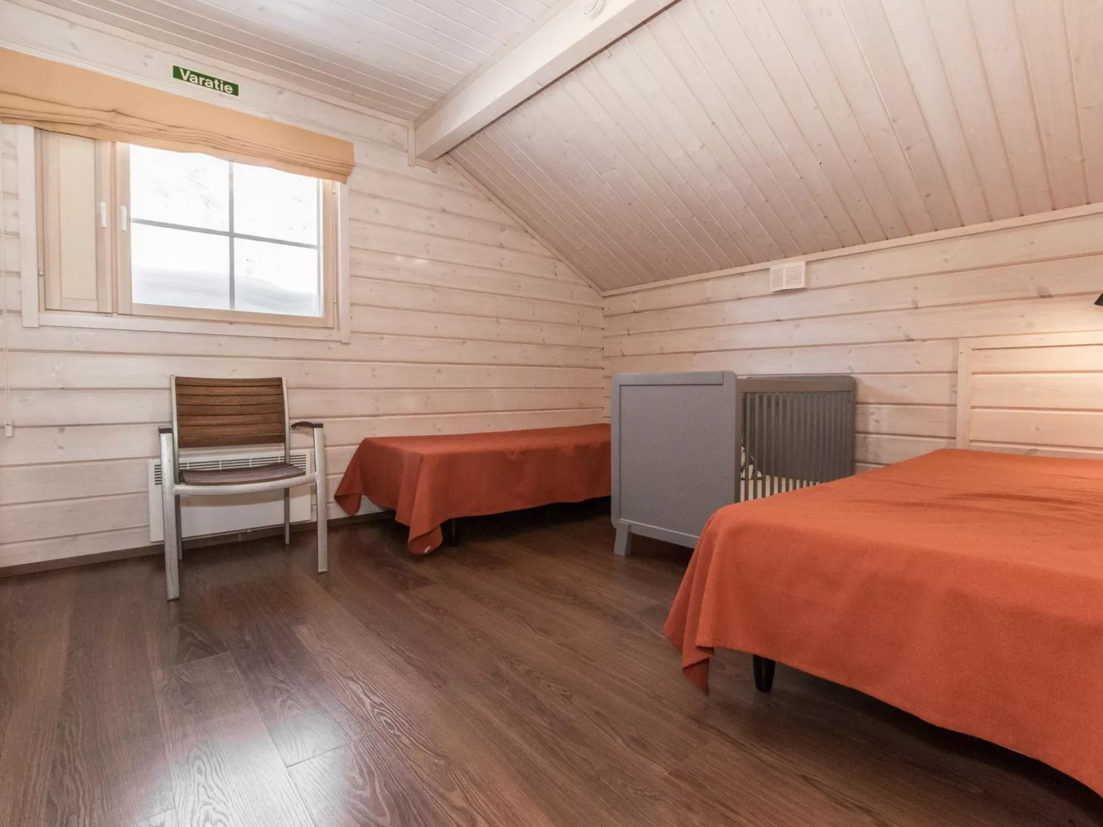 Aurinko-saaga 4 paritalo-Binnen