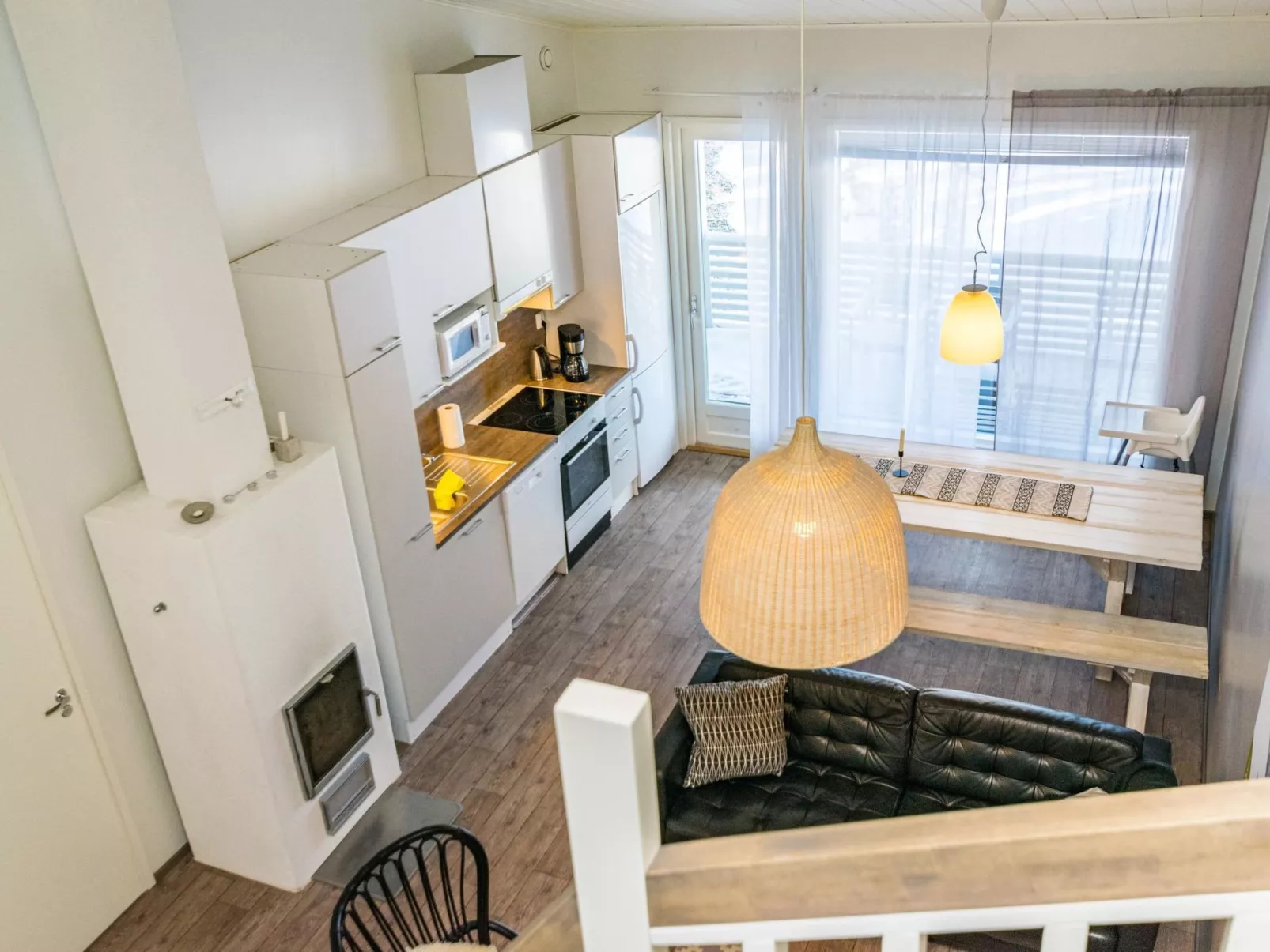 Skivillas 78 ukkohalla (1)-Binnen