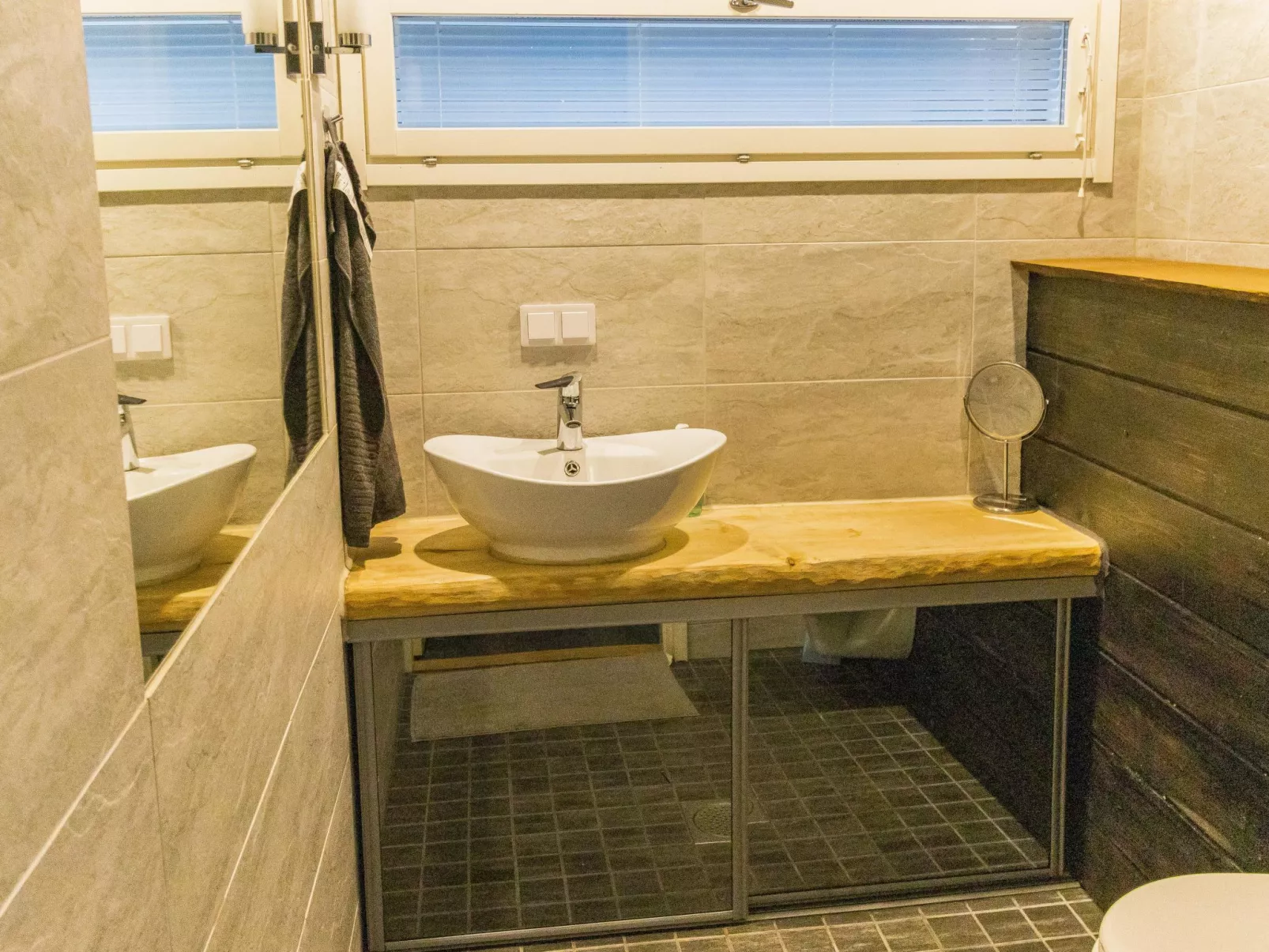 Ellivuori west 1-Binnen