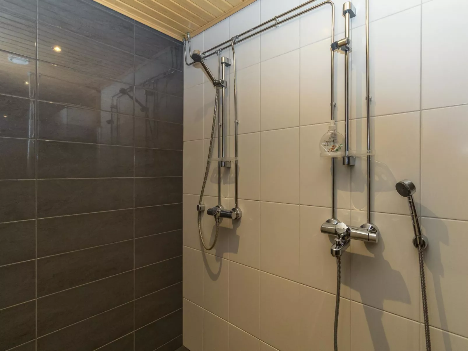 Unelmarakka b-Binnen