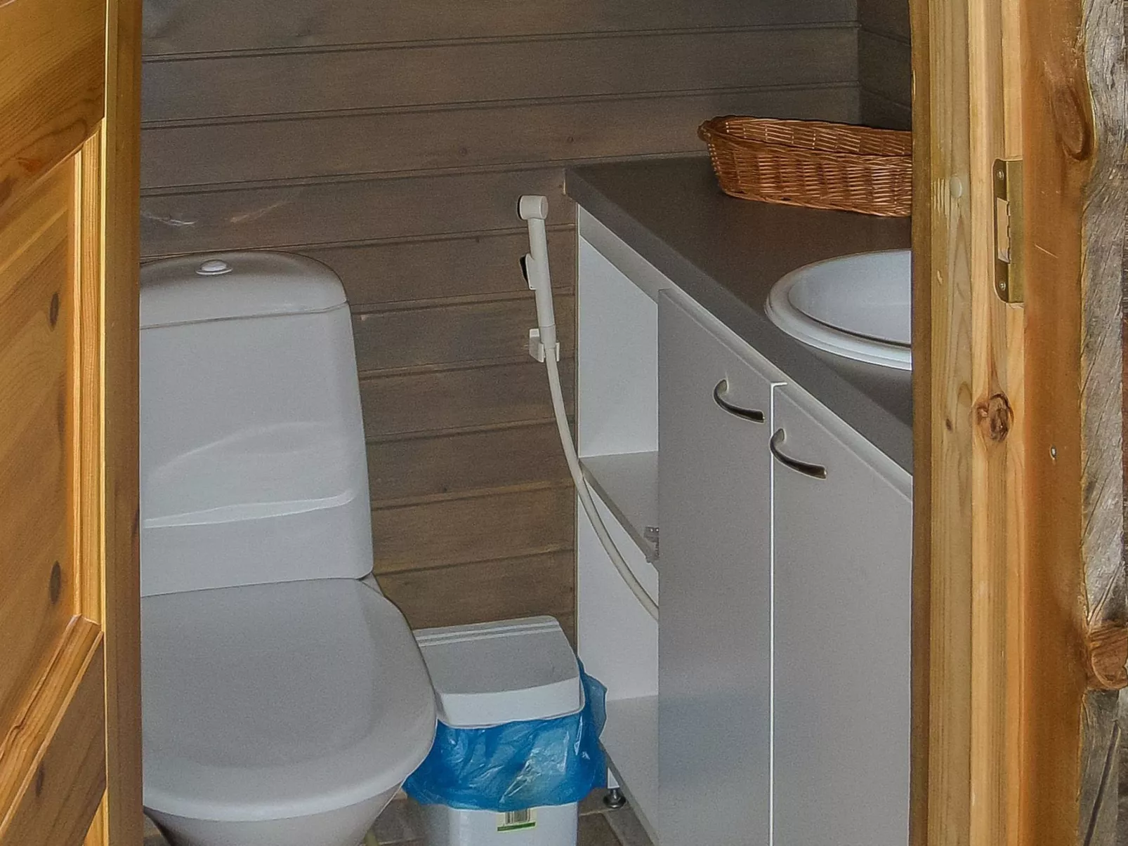 Honkapirtti, vuotunki-Binnen