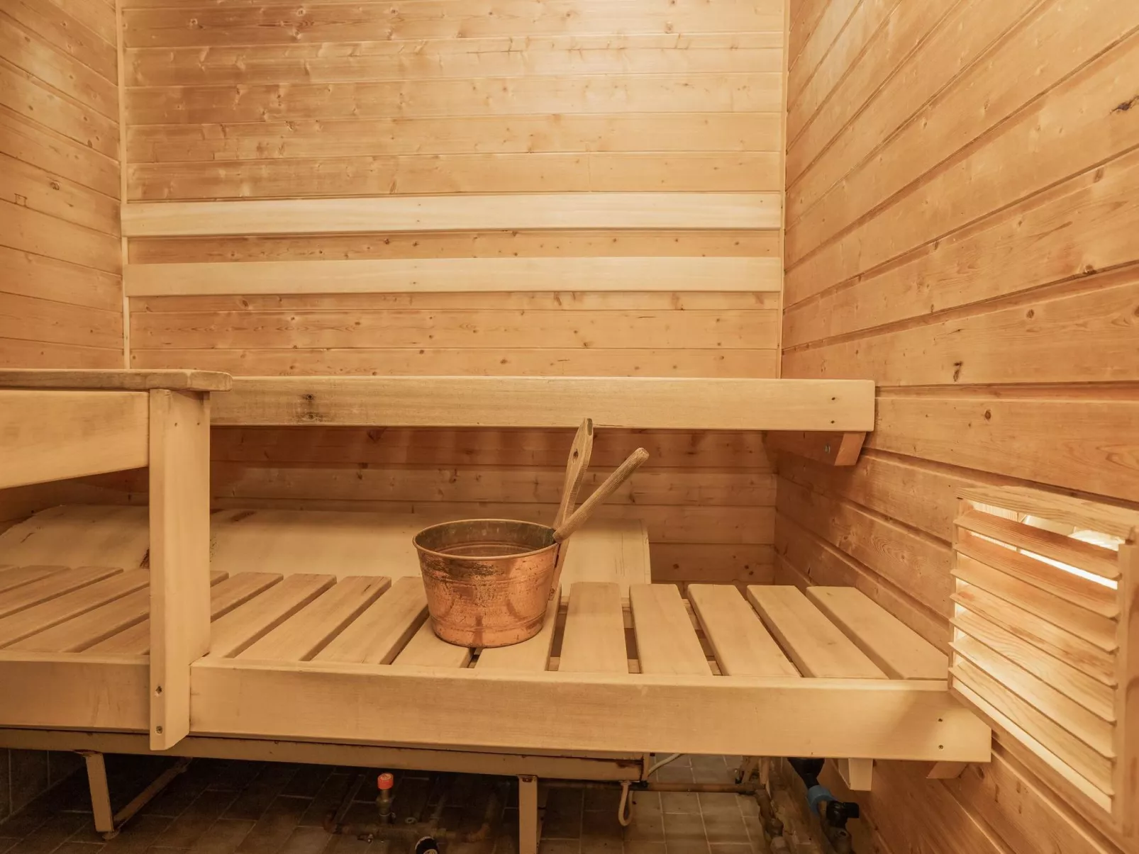 Viipusjärvi 12-Binnen