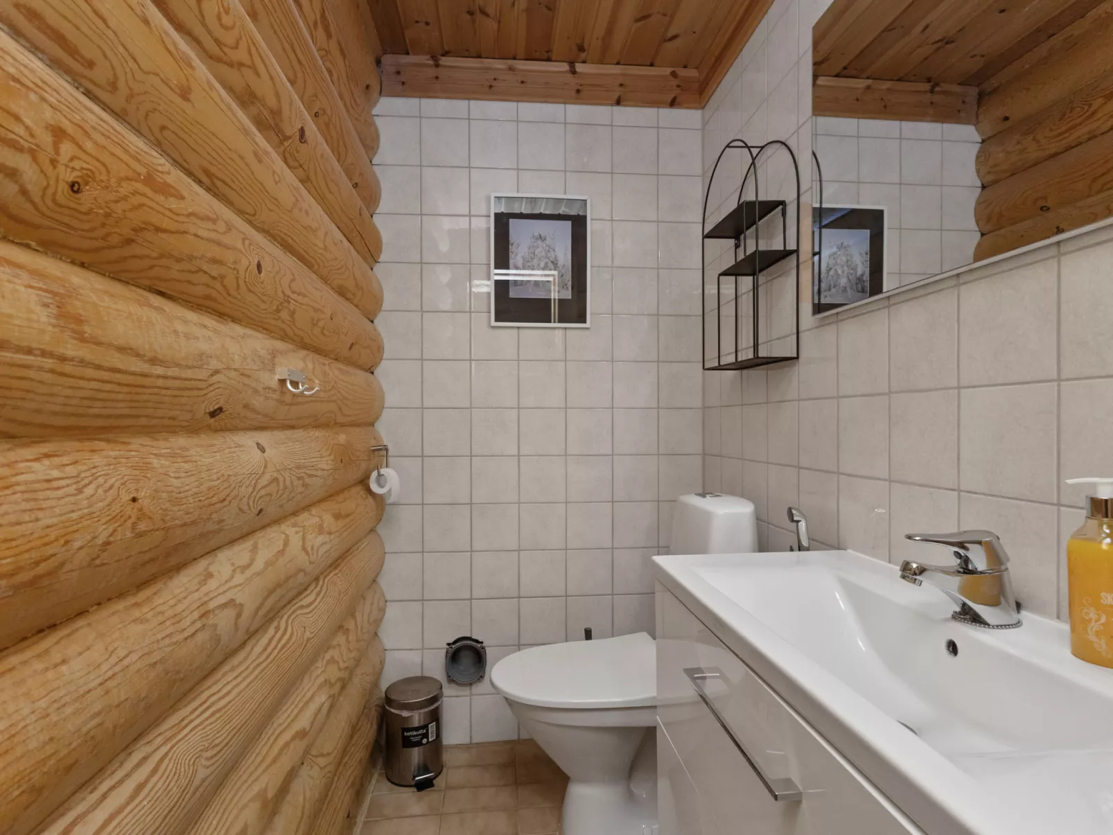 Varilan lomamajat nr1-Binnen