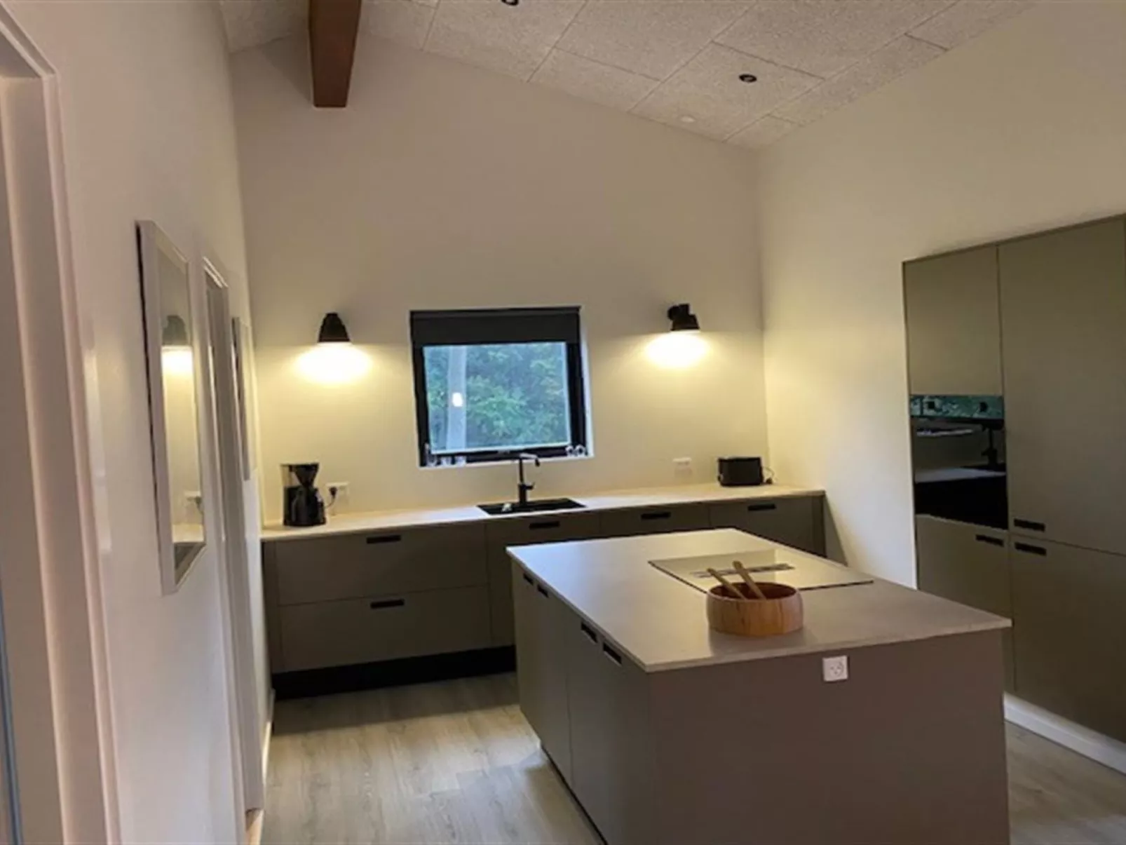 "Jerrik" - 200m from the sea-Binnen