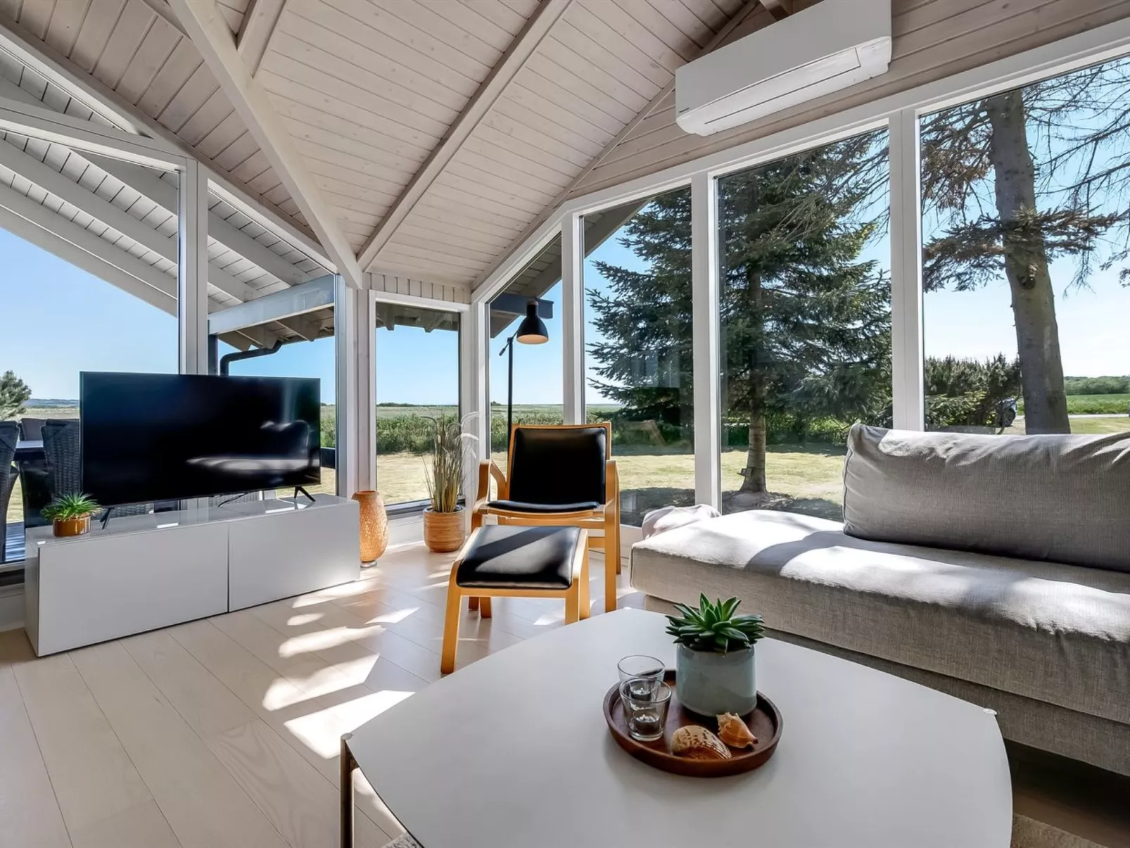 "Ama" - 250m from the sea-Binnen