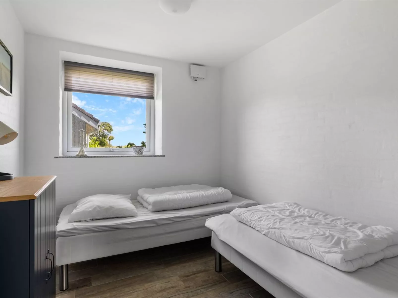 "Ung" - 460m from the sea-Binnen