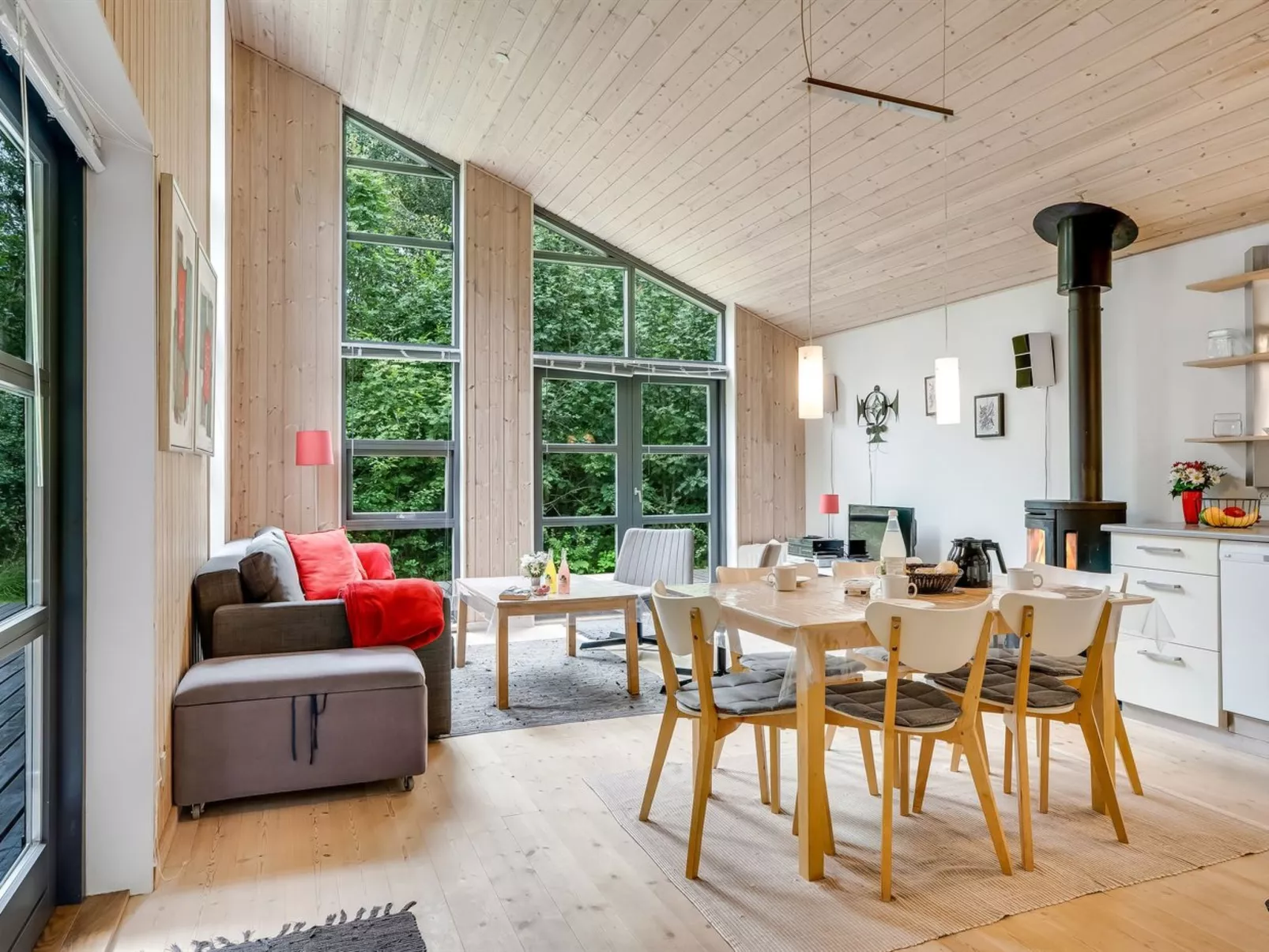 "Suna" -  from the sea-Binnen