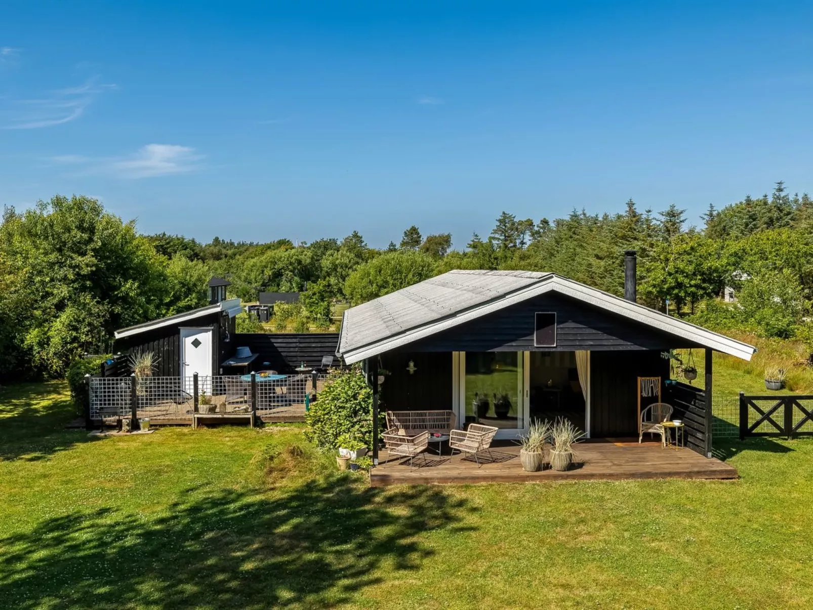 "Voitto" - 1km to the fjord-Buiten