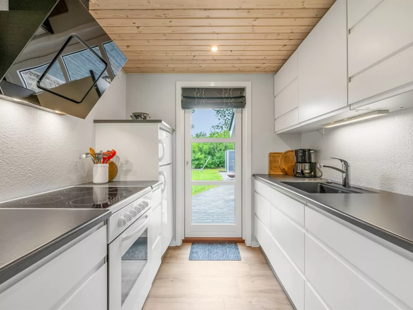 "Roland" - 200m to the fjord-Binnen