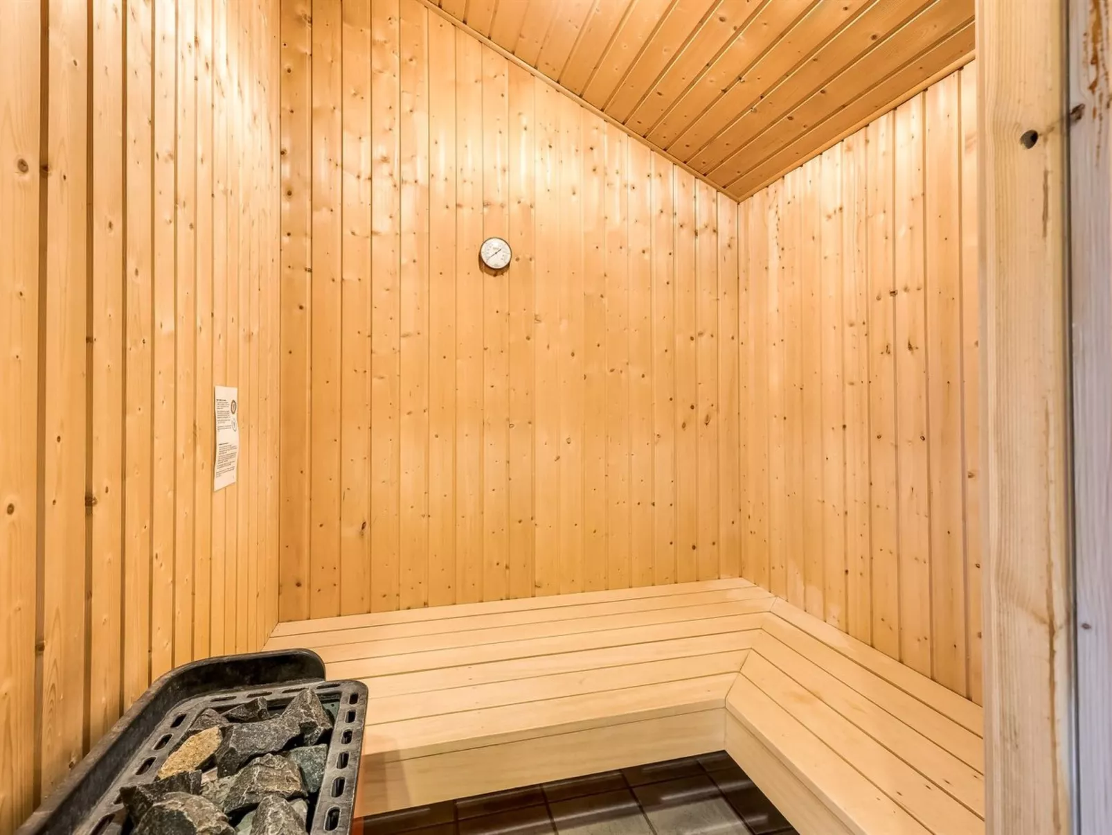 "Trifun" - 300m from the sea-Binnen